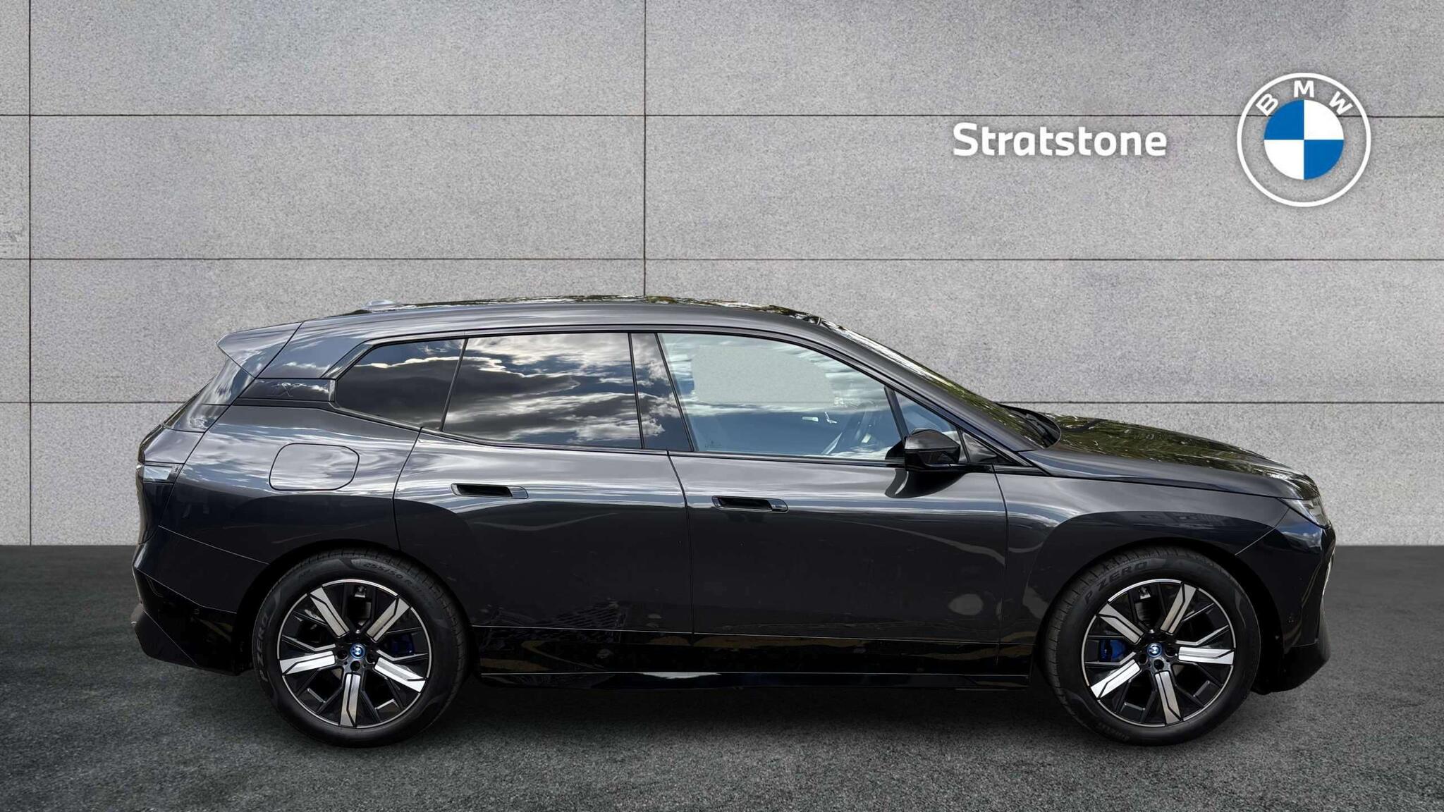 BMW iX view 3