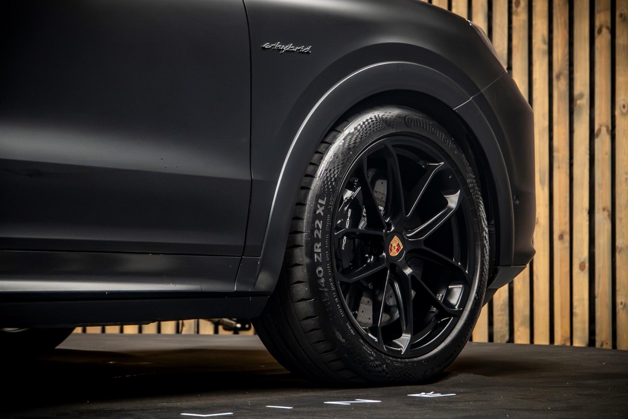 Porsche Cayenne view 14