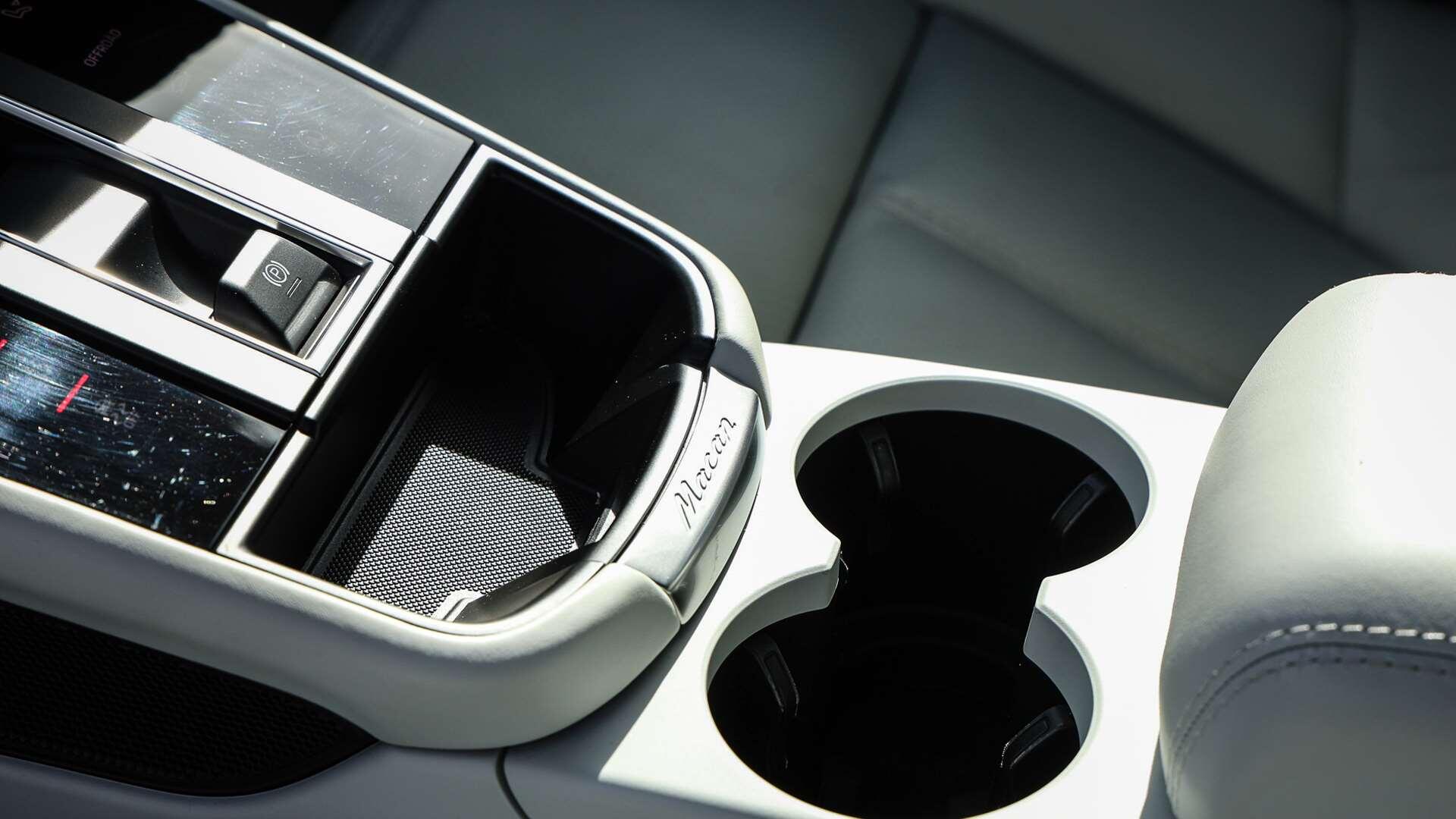 Porsche Macan view 20