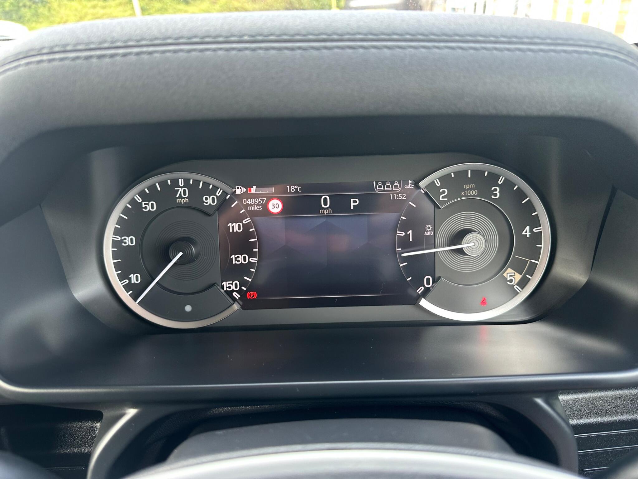 Land Rover Defender view 29