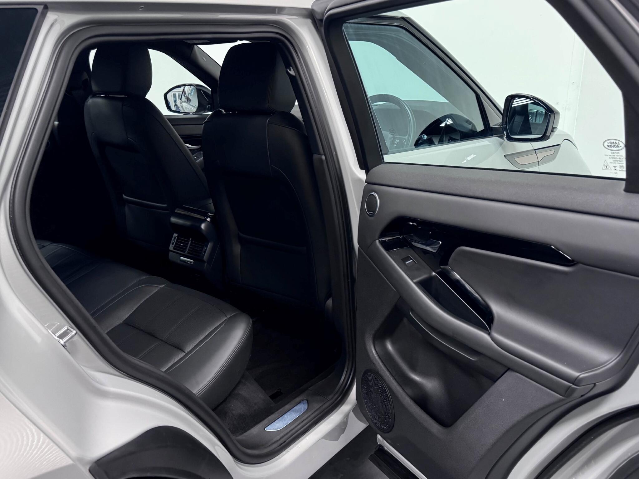 Land Rover Range Rover Evoque view 31