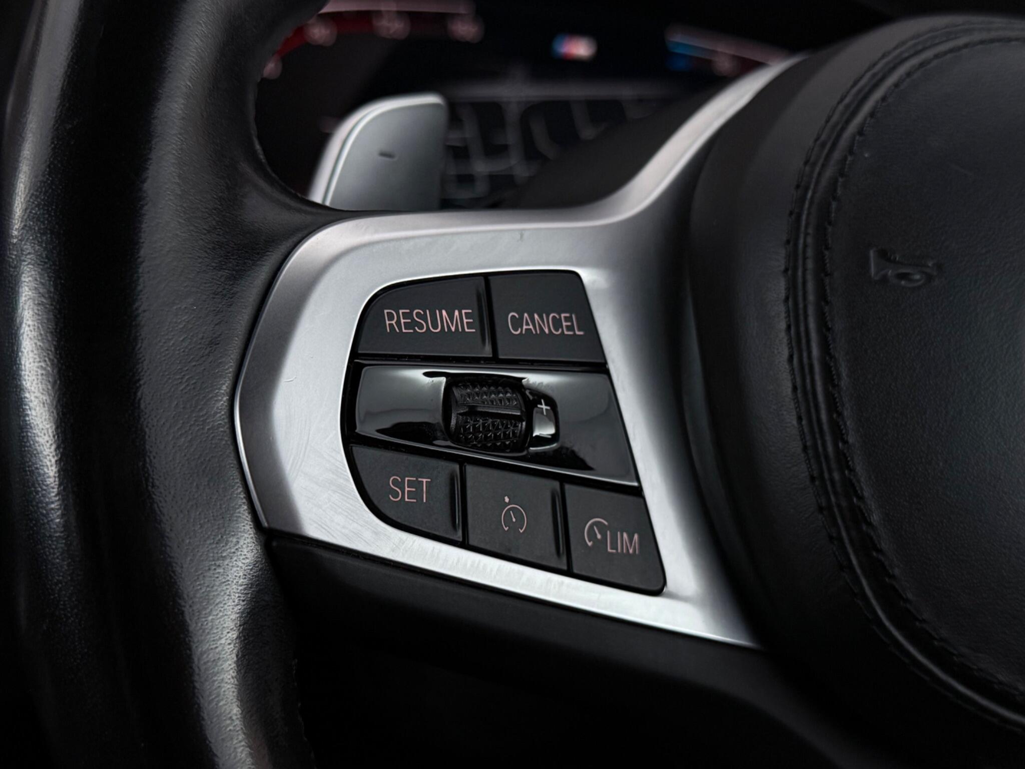 BMW 5 Series view 15