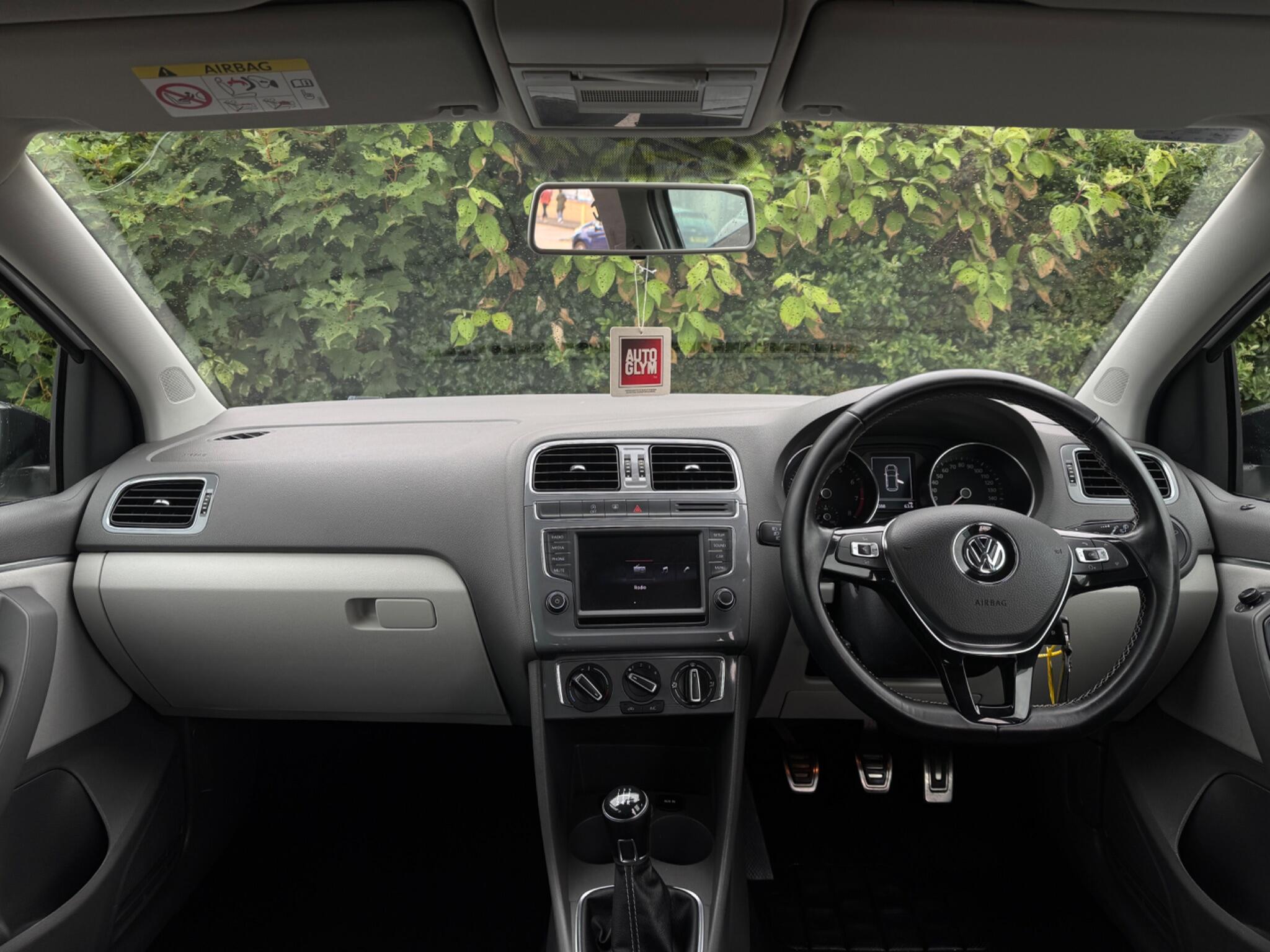 Volkswagen Polo view 13