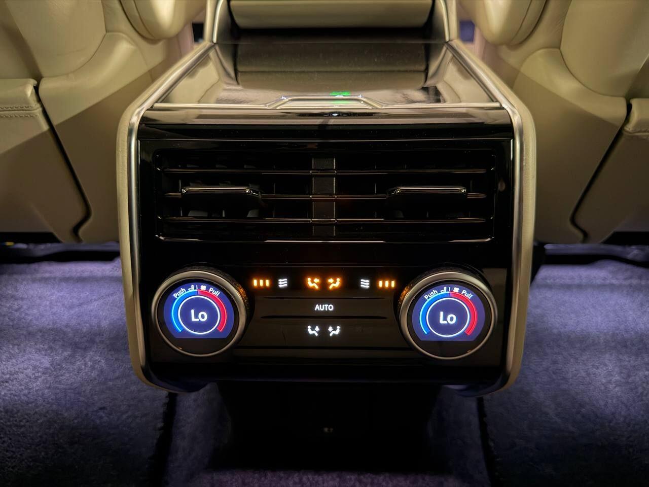 Land Rover Range Rover view 33
