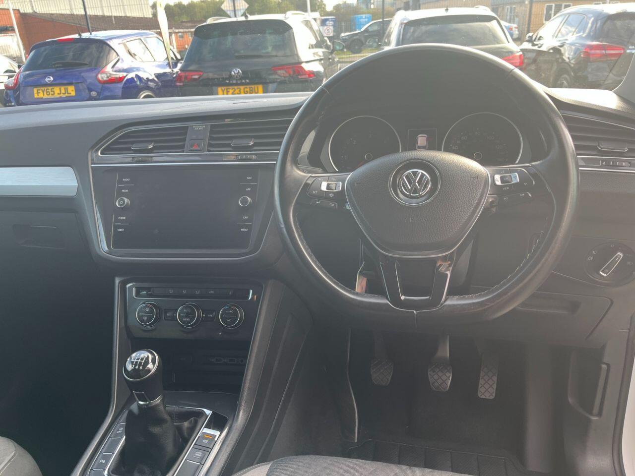 Volkswagen Tiguan view 10