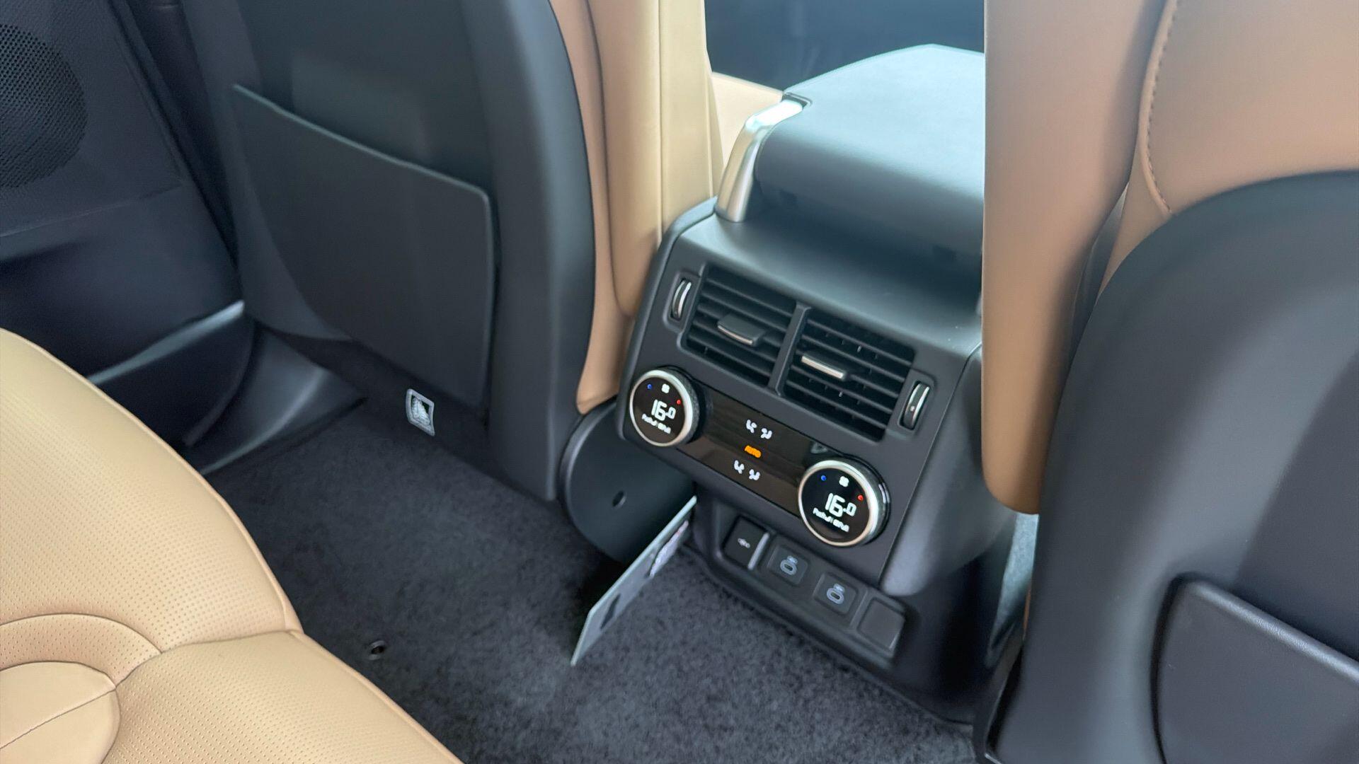 Land Rover Discovery view 20