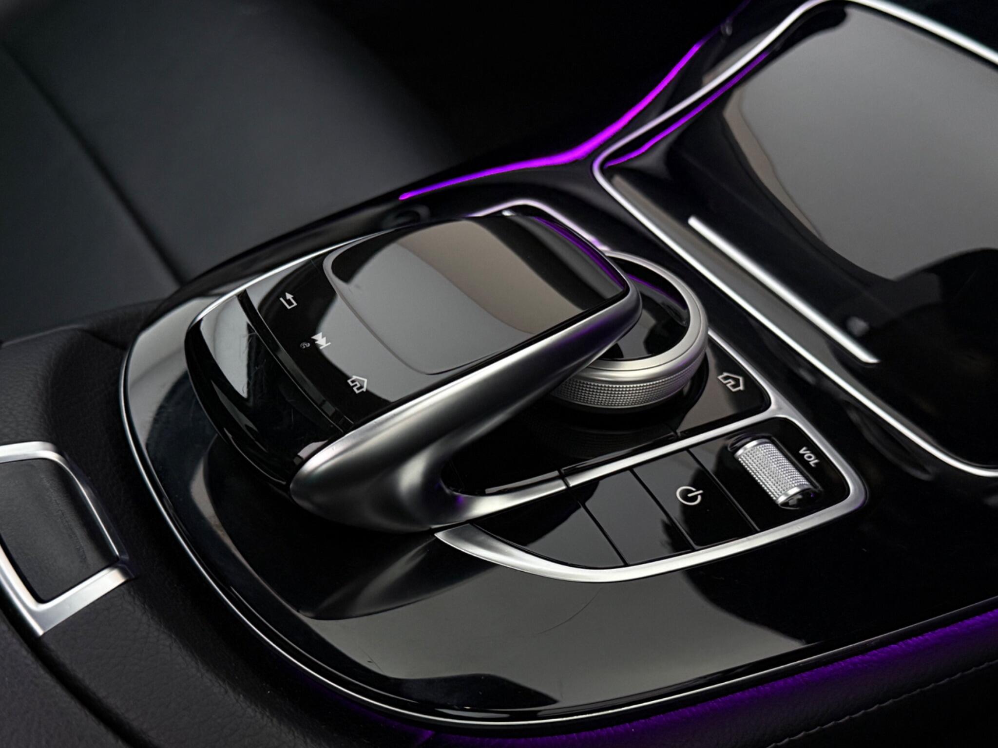 Mercedes-Benz E-Class view 22
