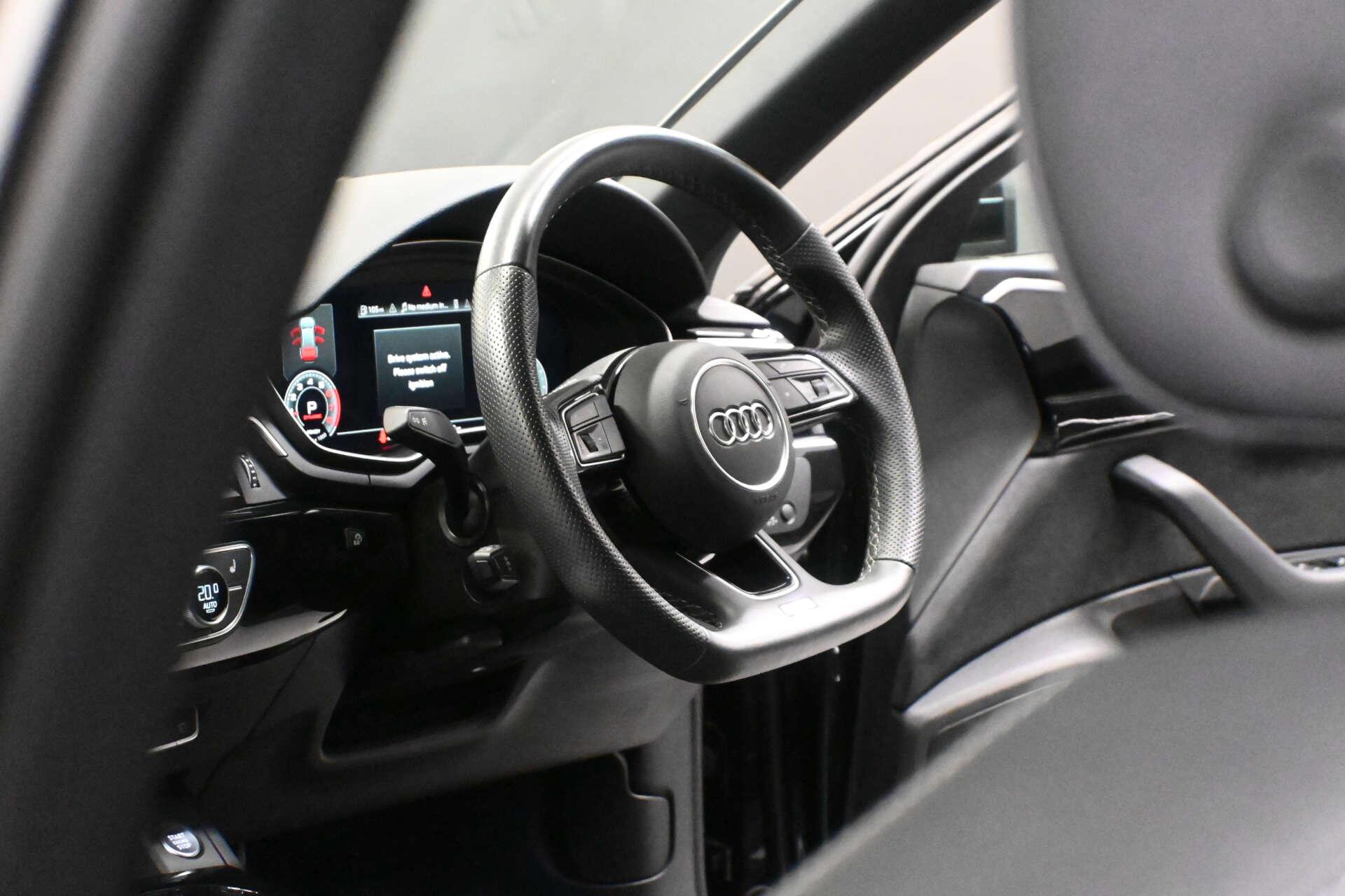 Audi A4 view 4