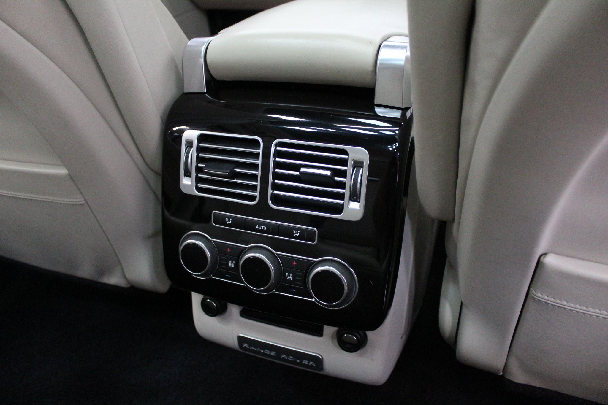 Land Rover Range Rover view 71
