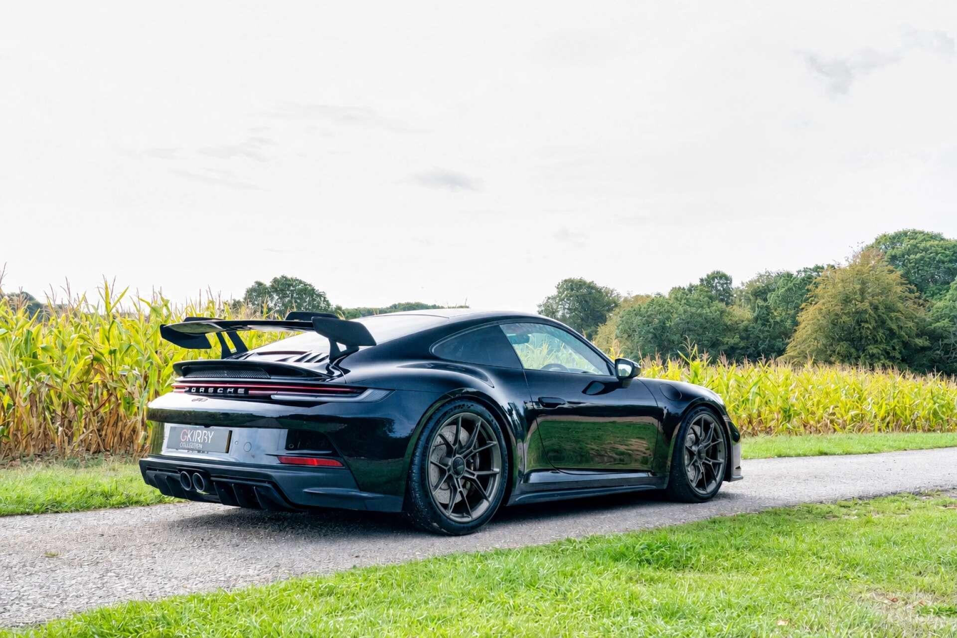 Porsche 911 view 5