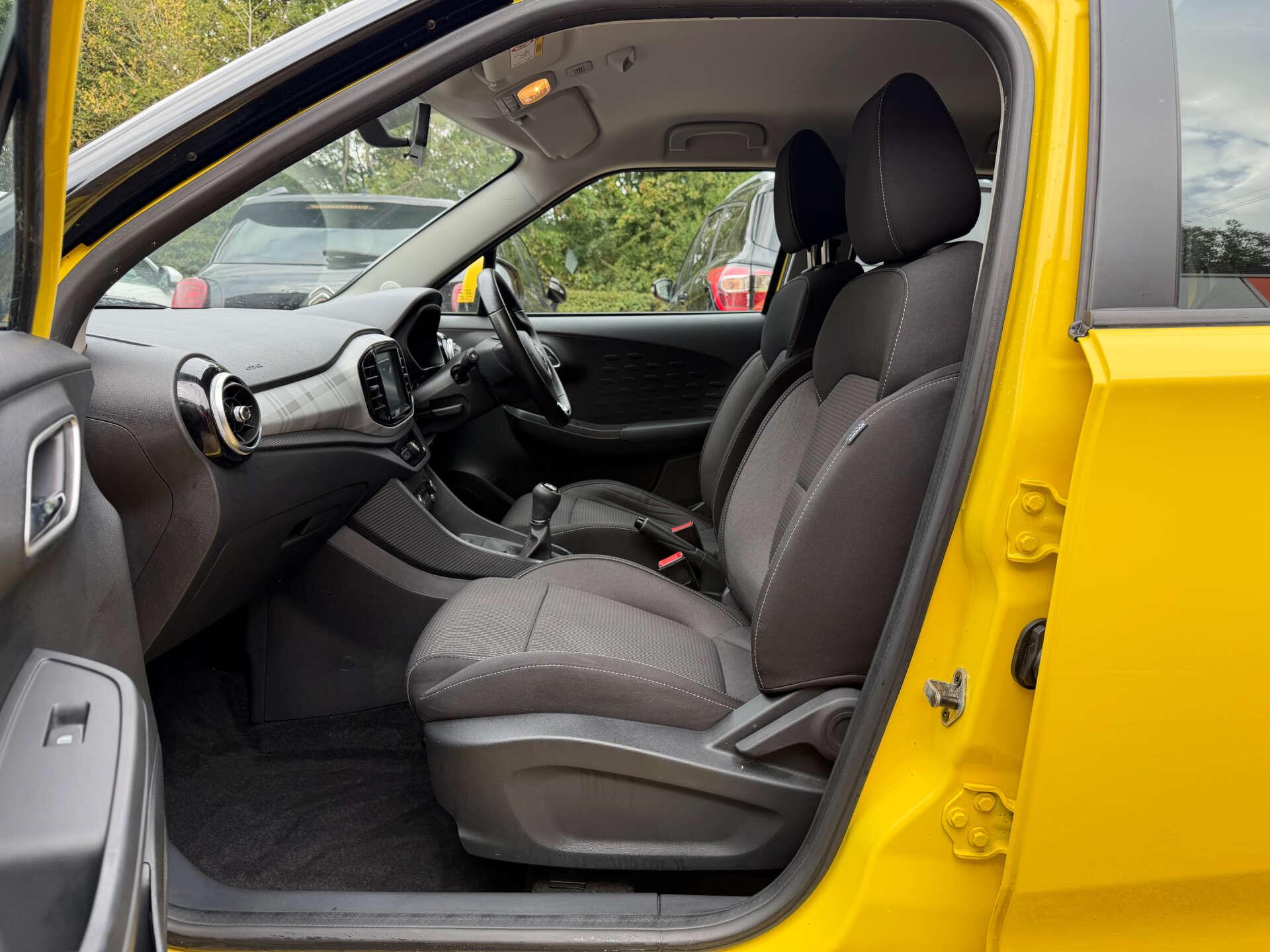 MG MG3 view 19