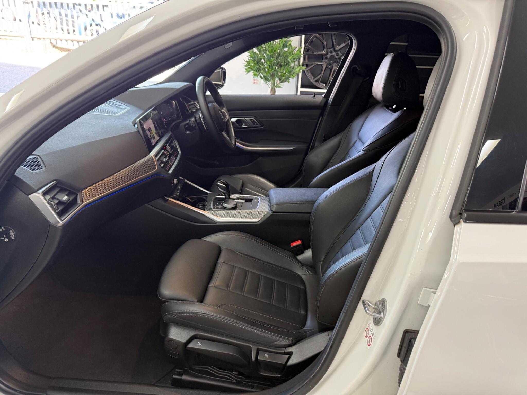 BMW 3 Series view 29