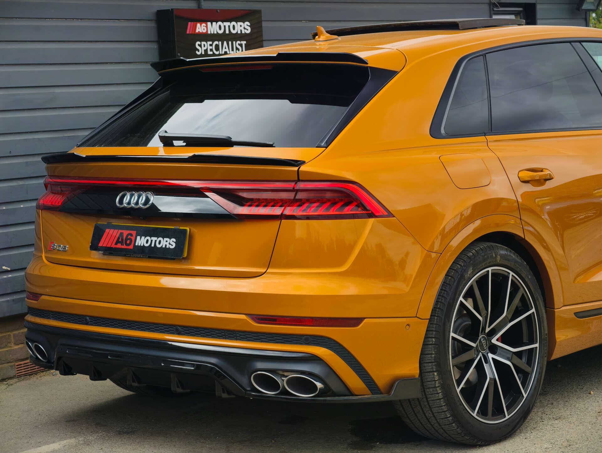 Audi Q8 view 24
