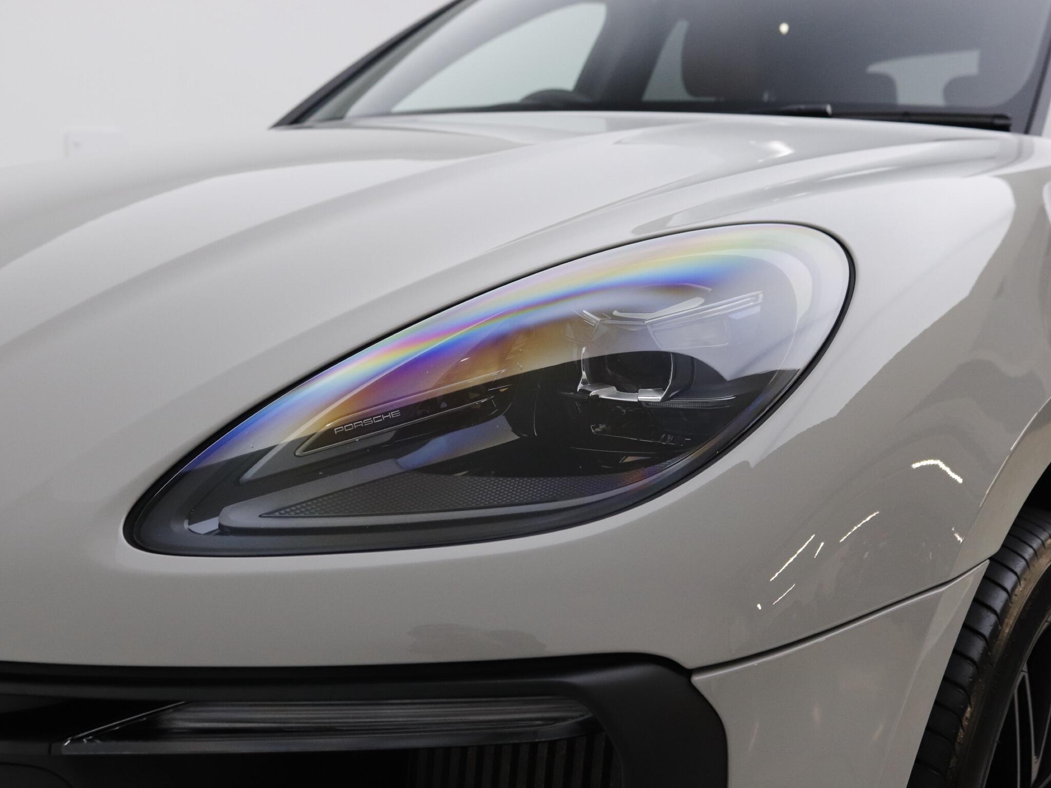 Porsche Macan view 7