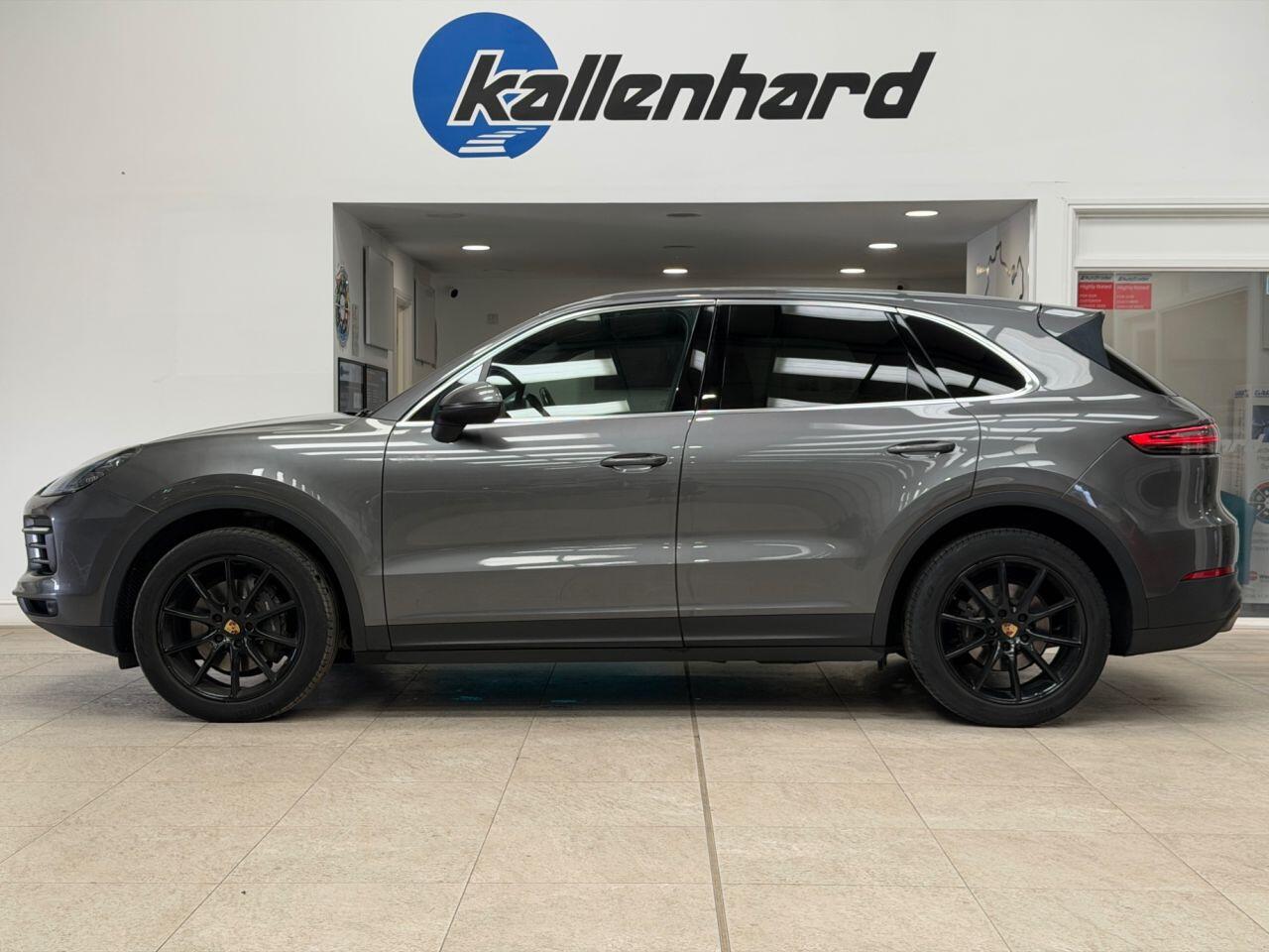 Porsche Cayenne view 6