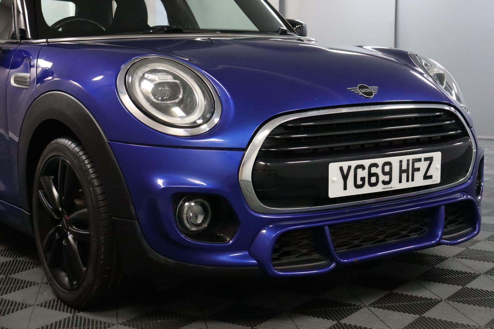 Mini Hatch view 24