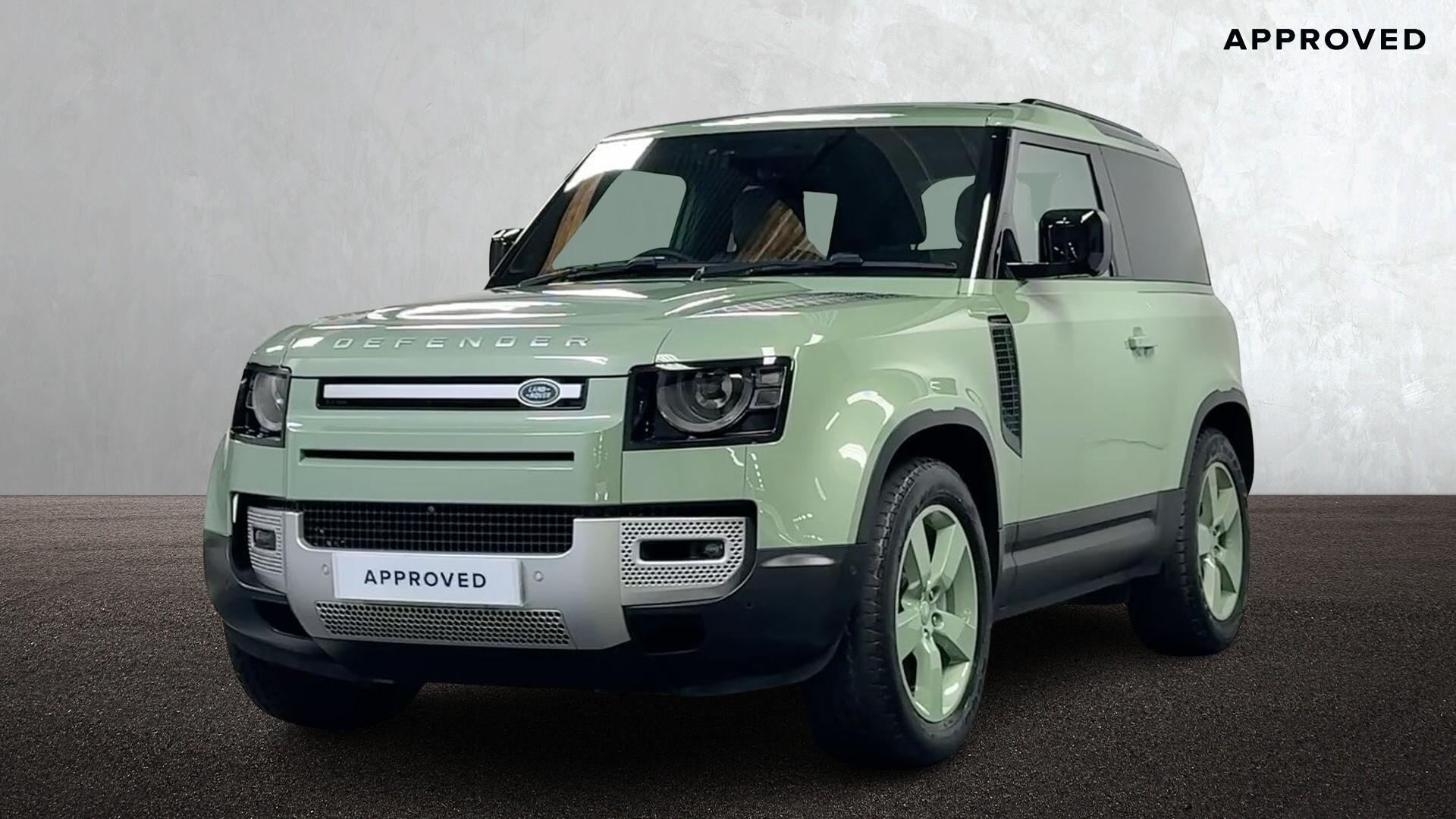Land Rover Defender view 32