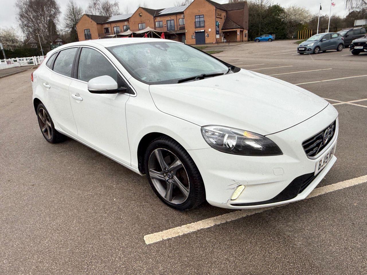 Volvo V40 view 4