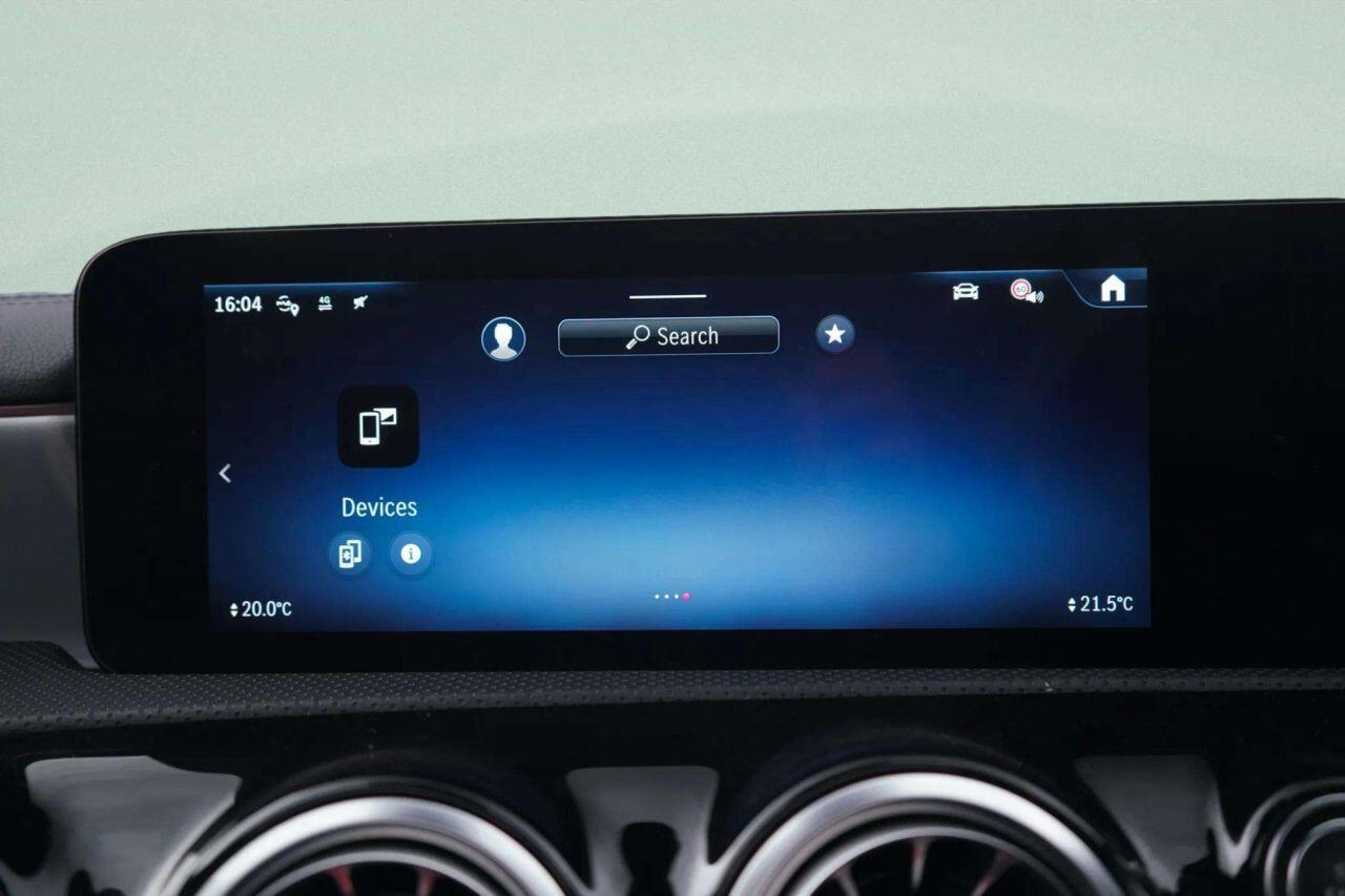 Mercedes-Benz Cla view 31