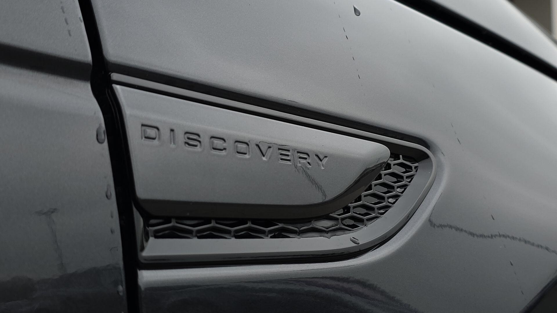 Land Rover Discovery Sport view 28