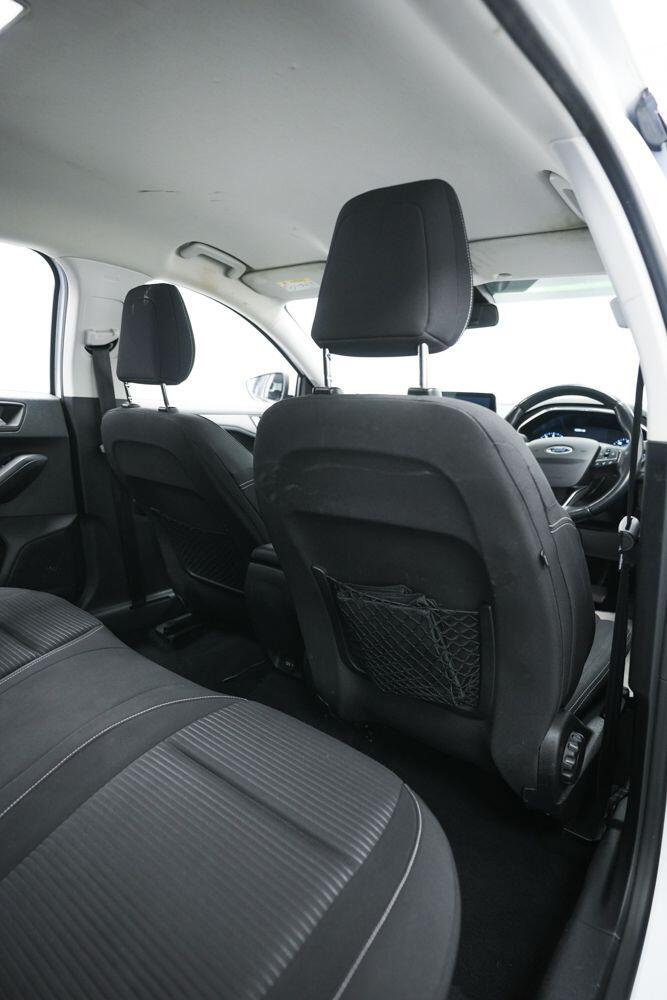 Ford Focus view 17