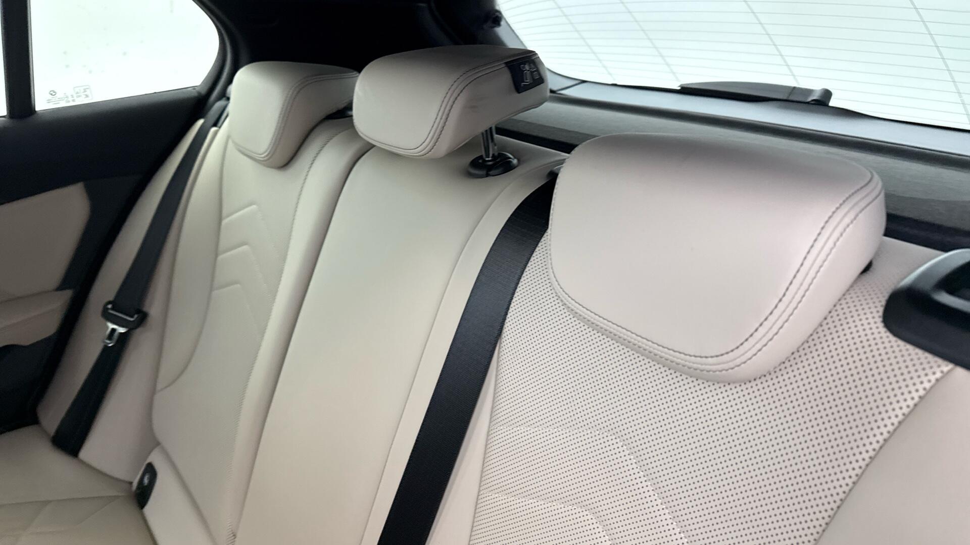 BMW 1 Series view 13