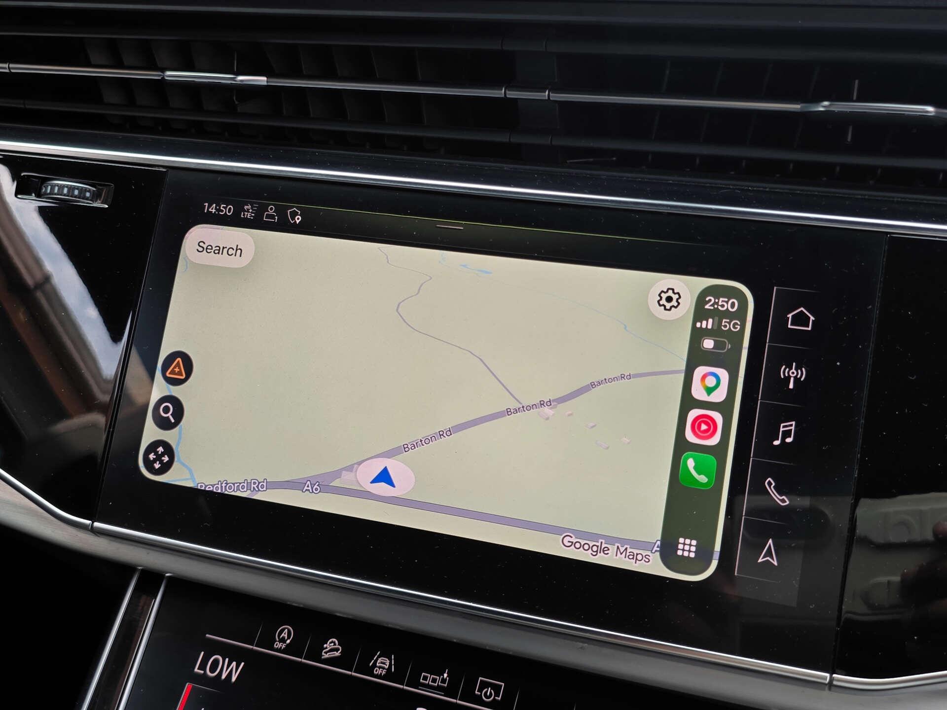 Audi Q8 view 26