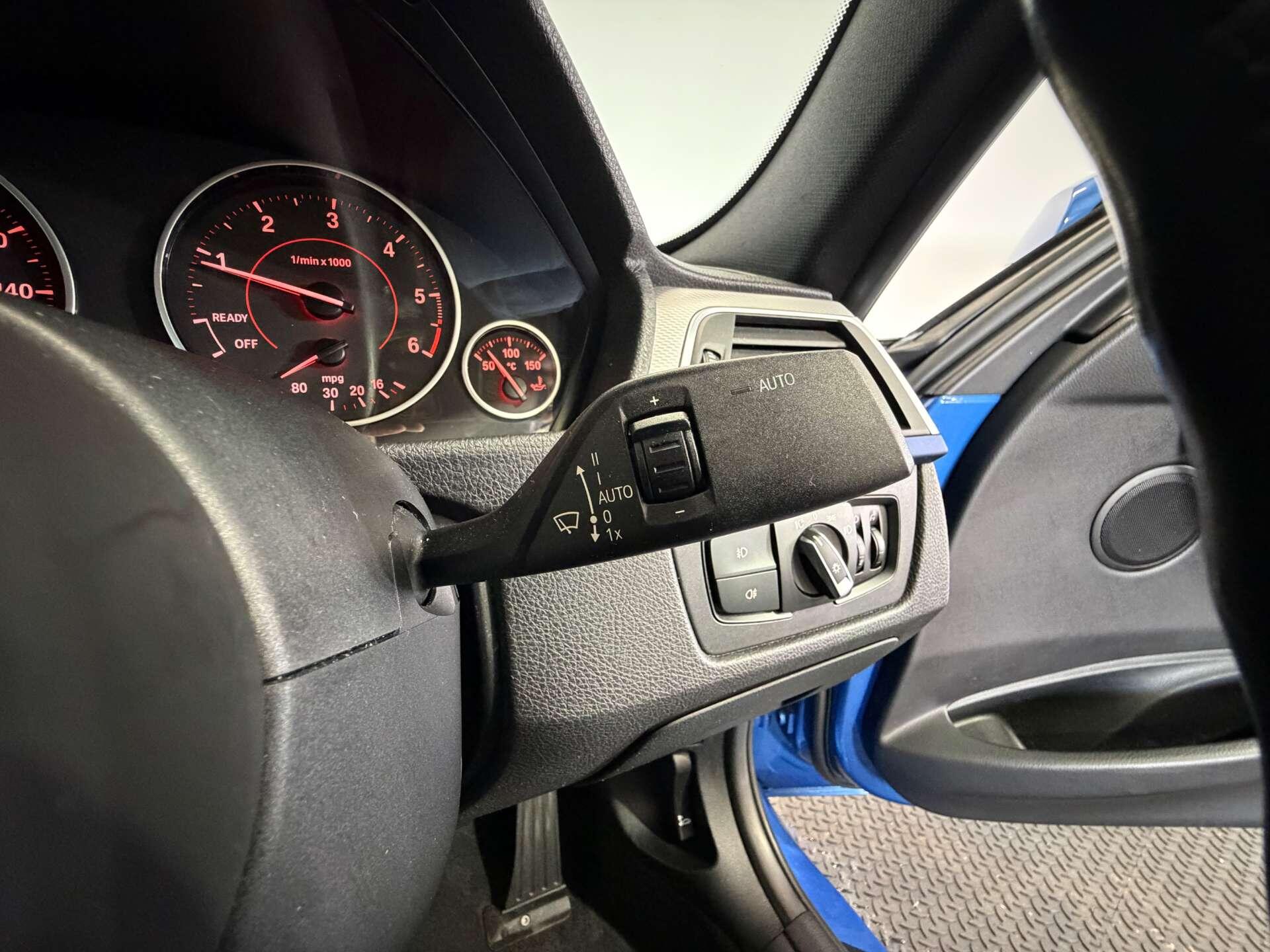 BMW 3 Series view 32