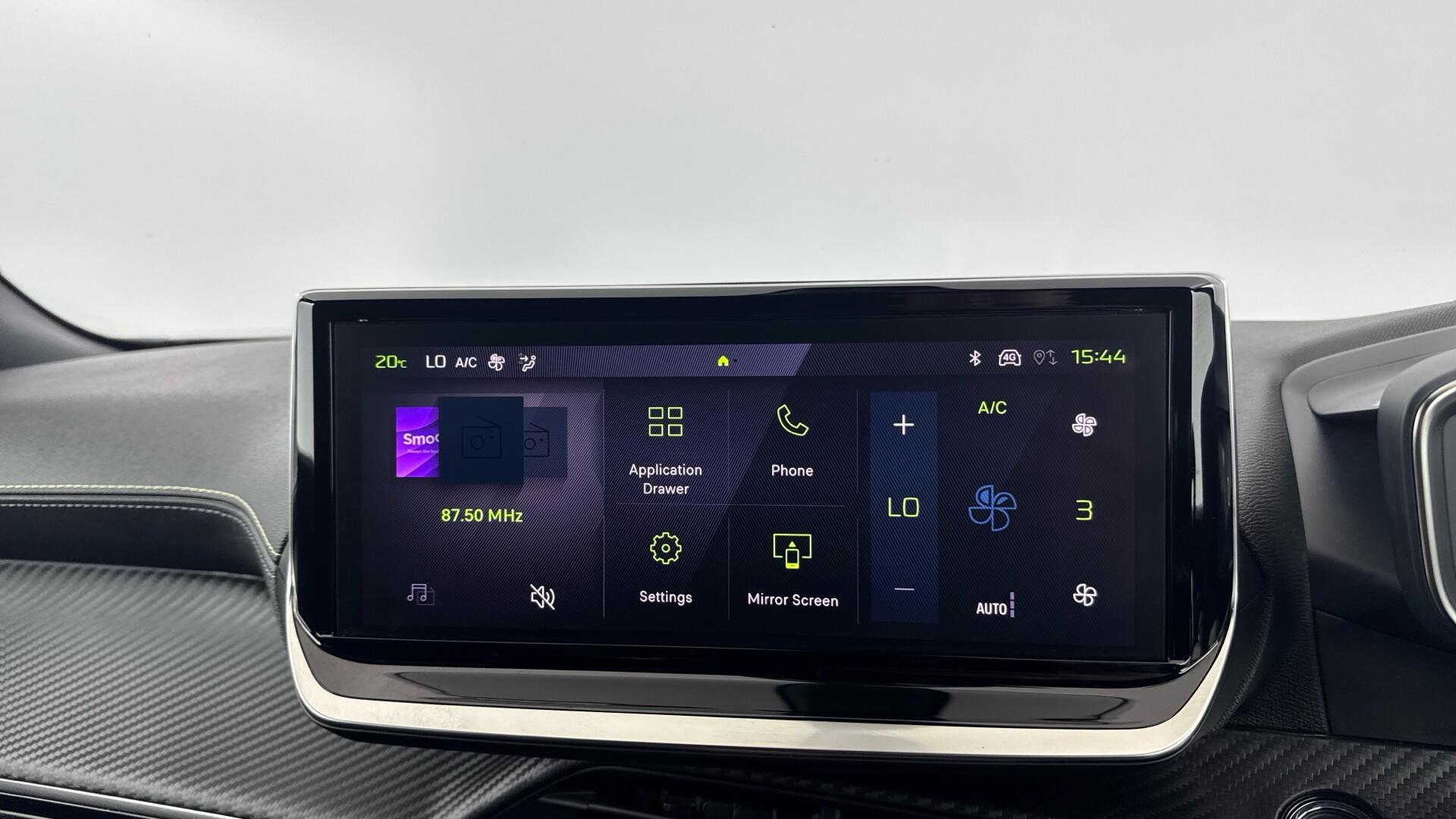 Peugeot 2008 view 12