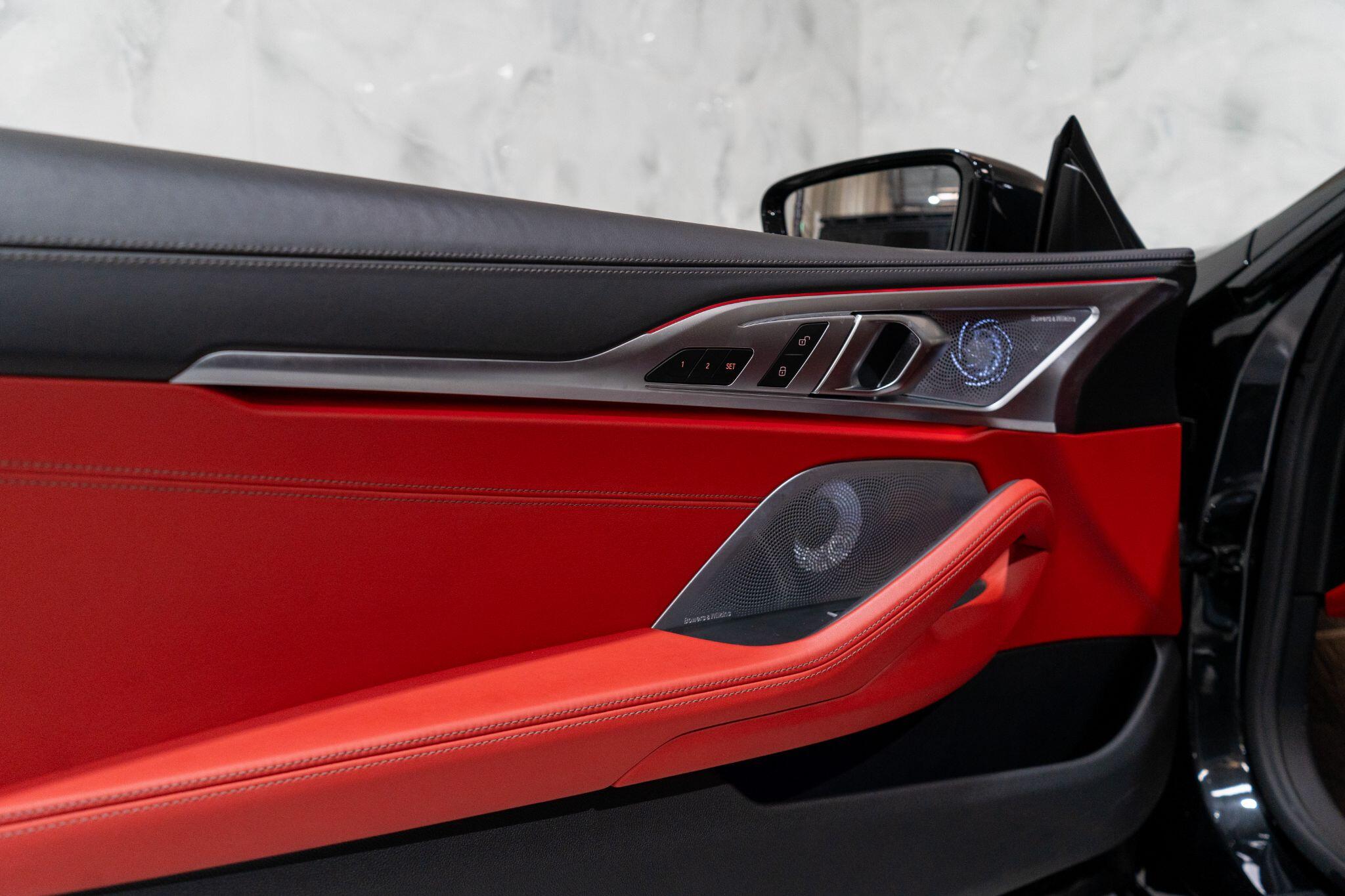 BMW 8 Series view 24