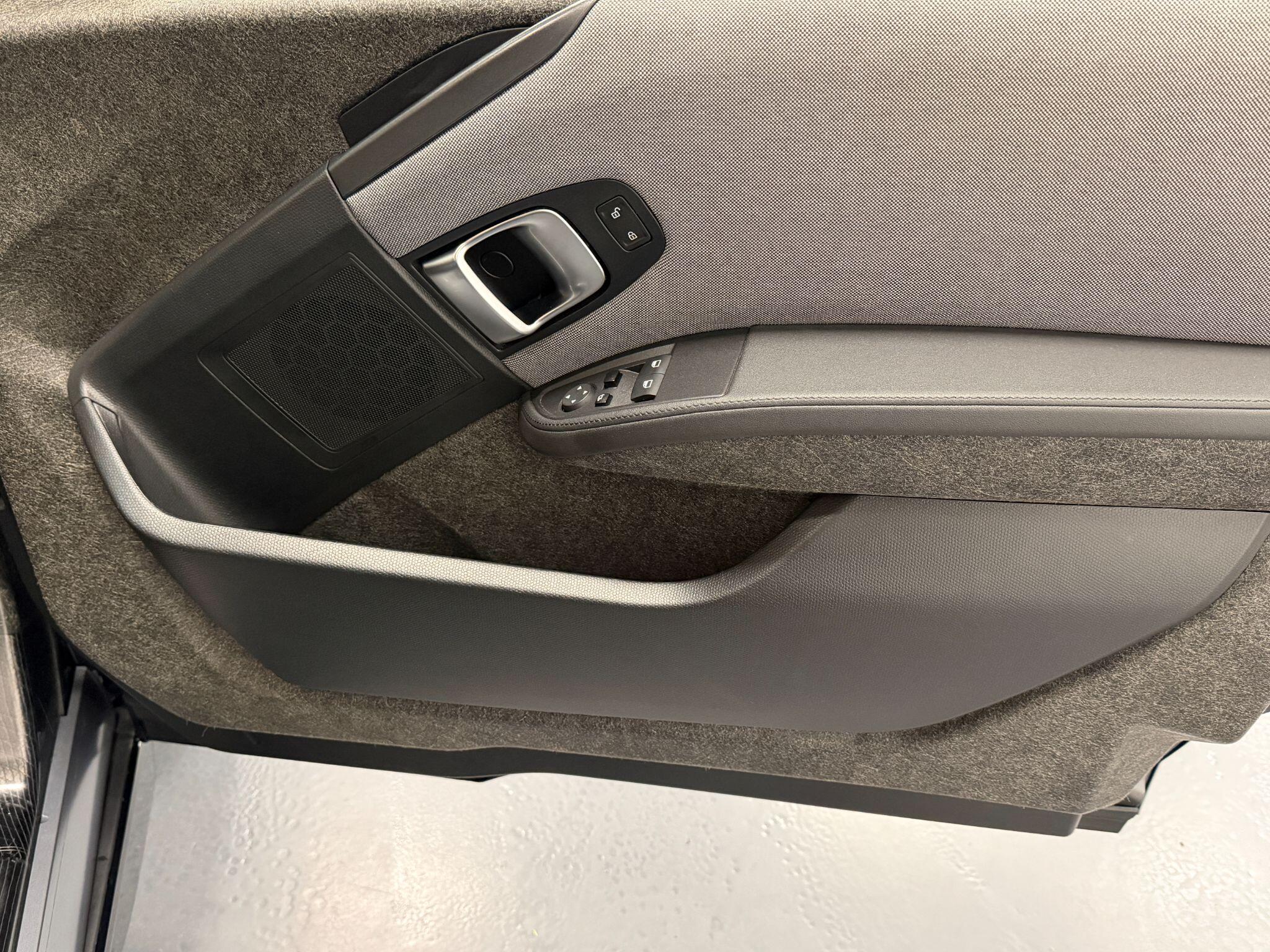 BMW I3 view 16