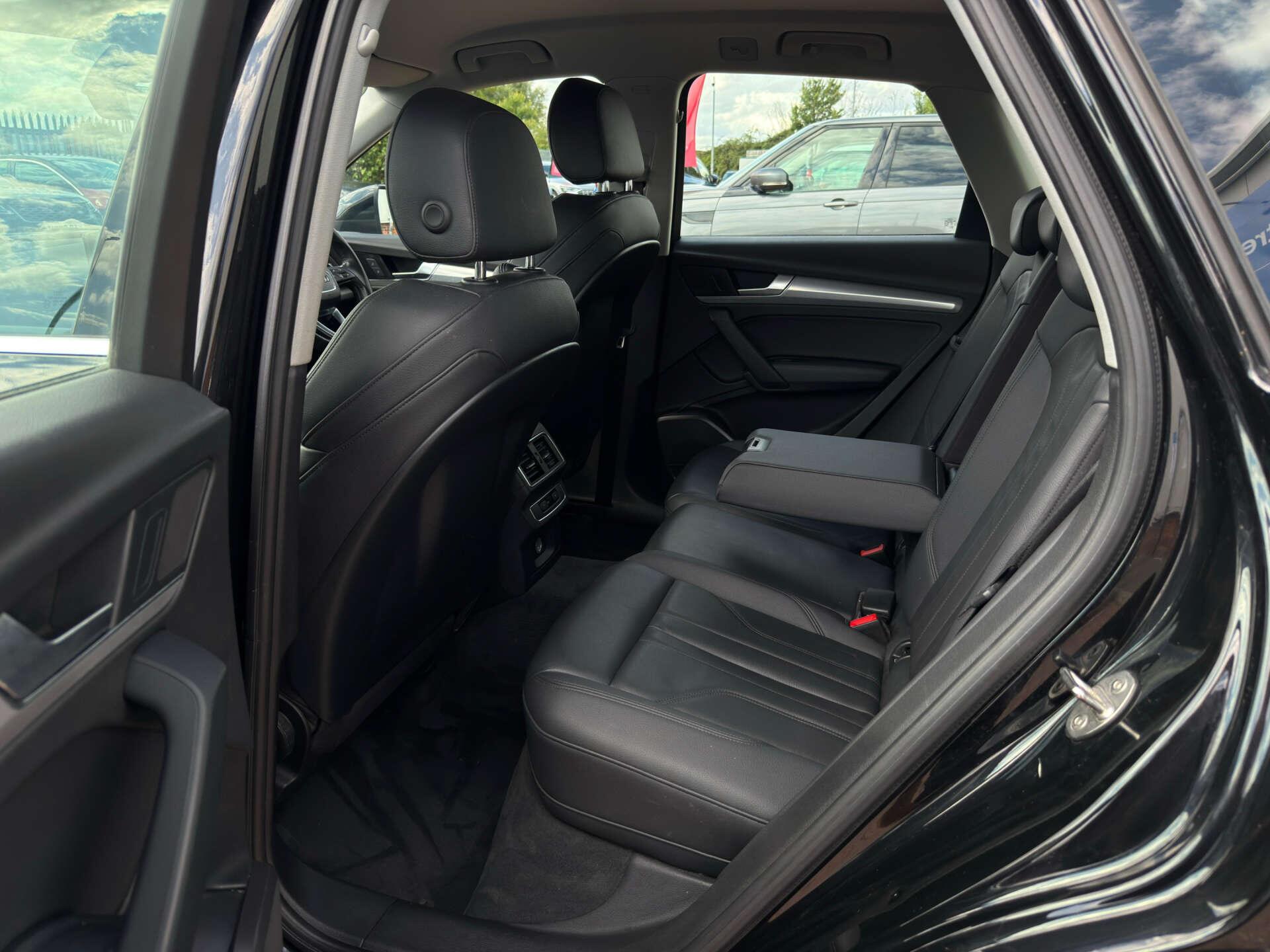 Audi Q5 view 40