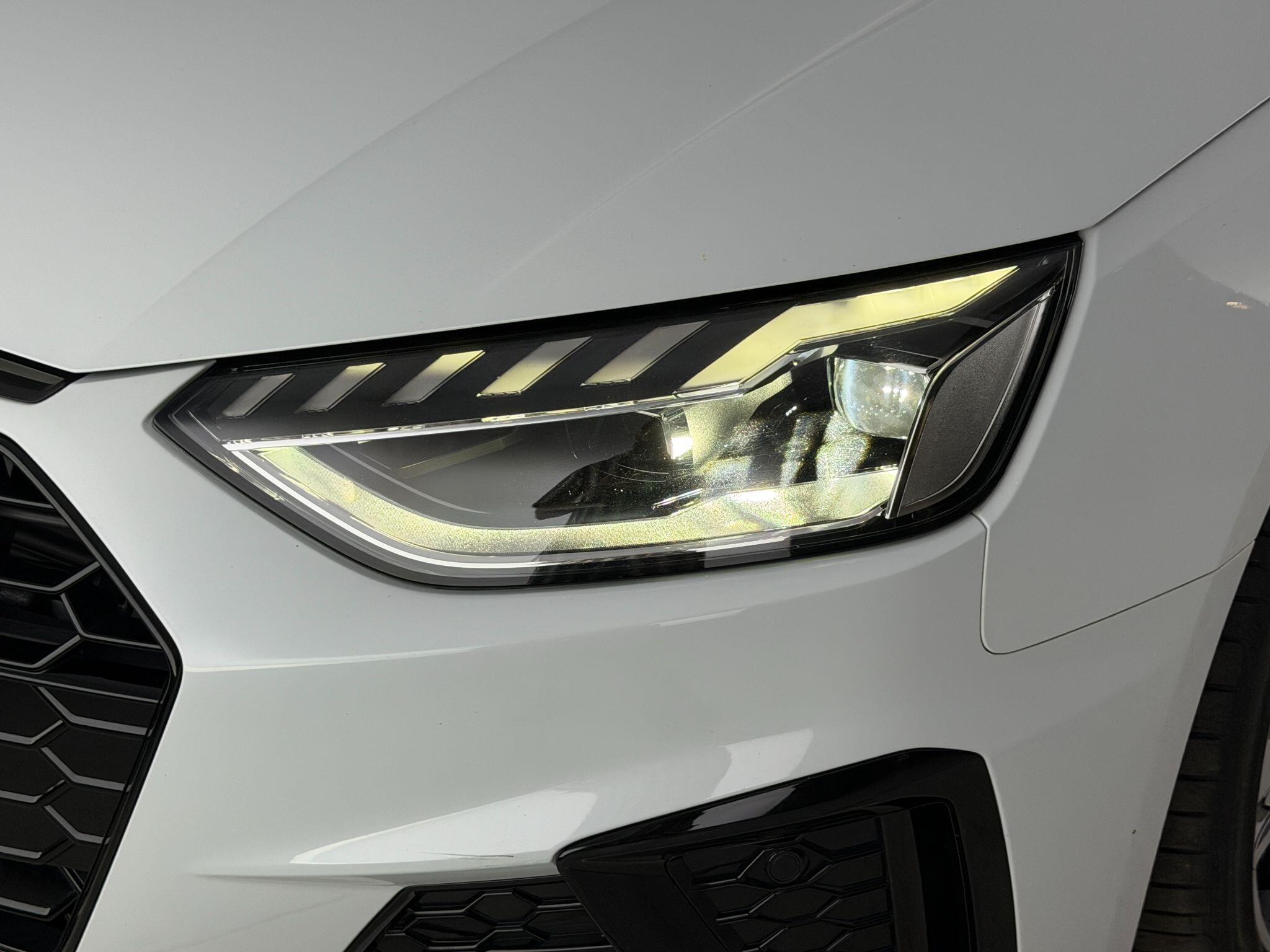 Audi A4 view 12