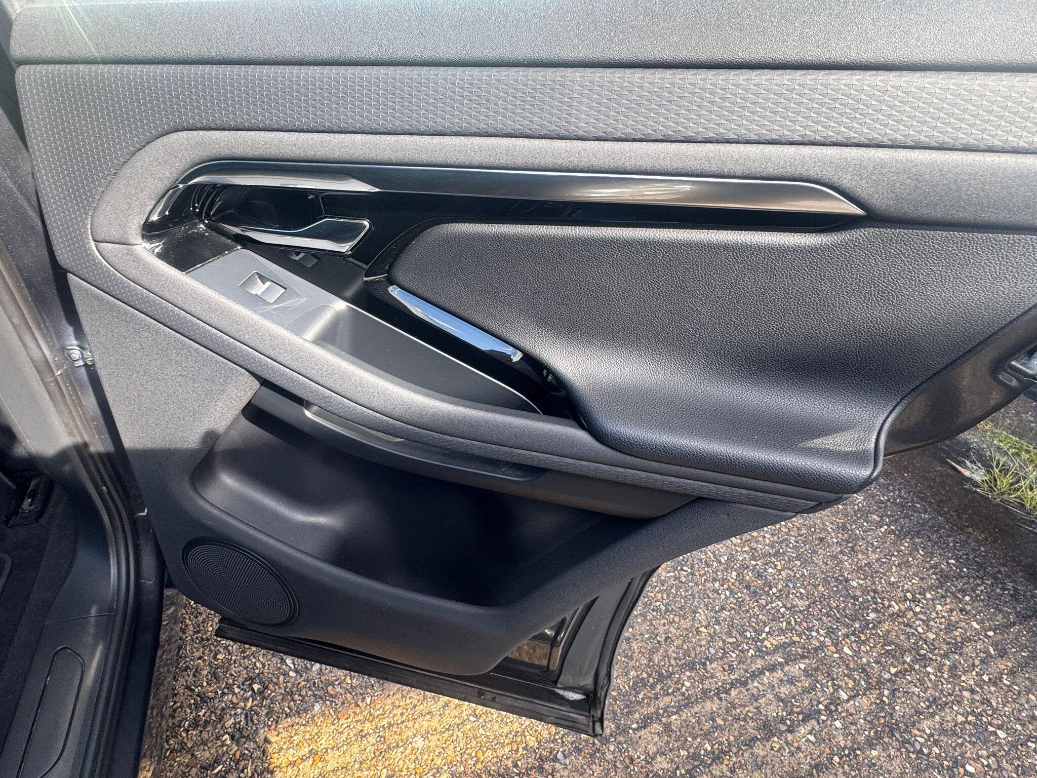 Land Rover Range Rover Evoque view 23