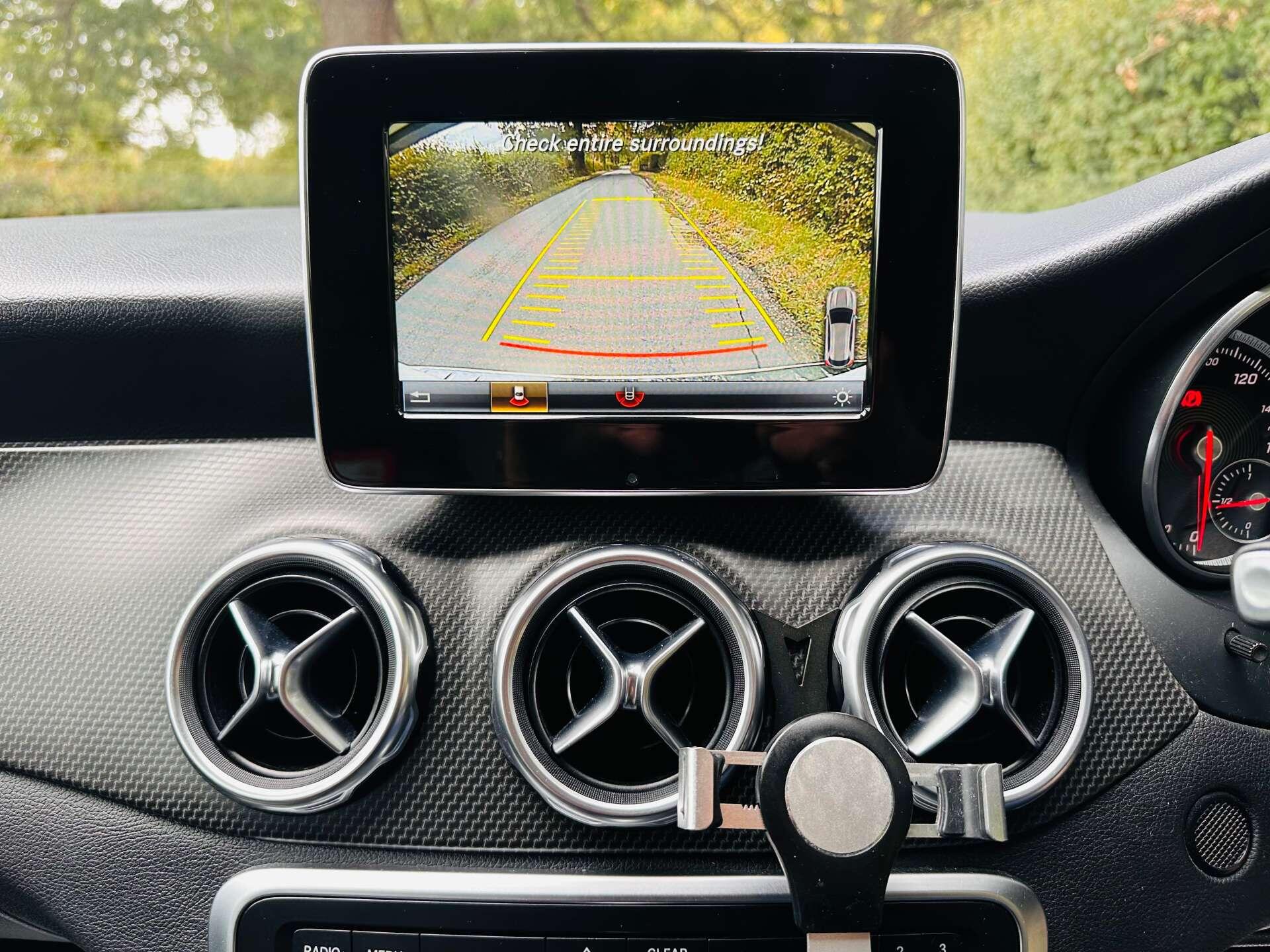Mercedes-Benz Gla view 11