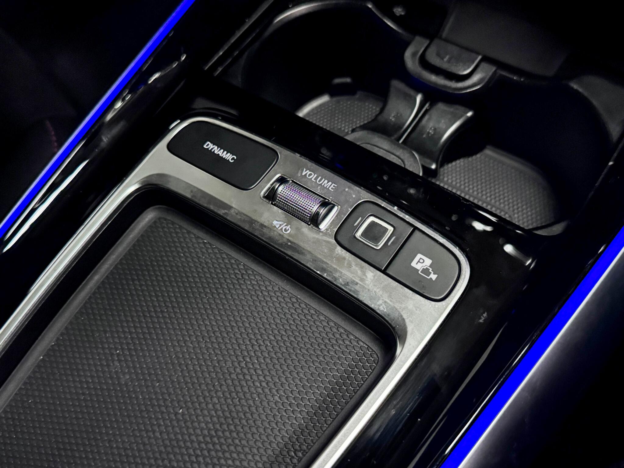 Mercedes-Benz Gla view 38