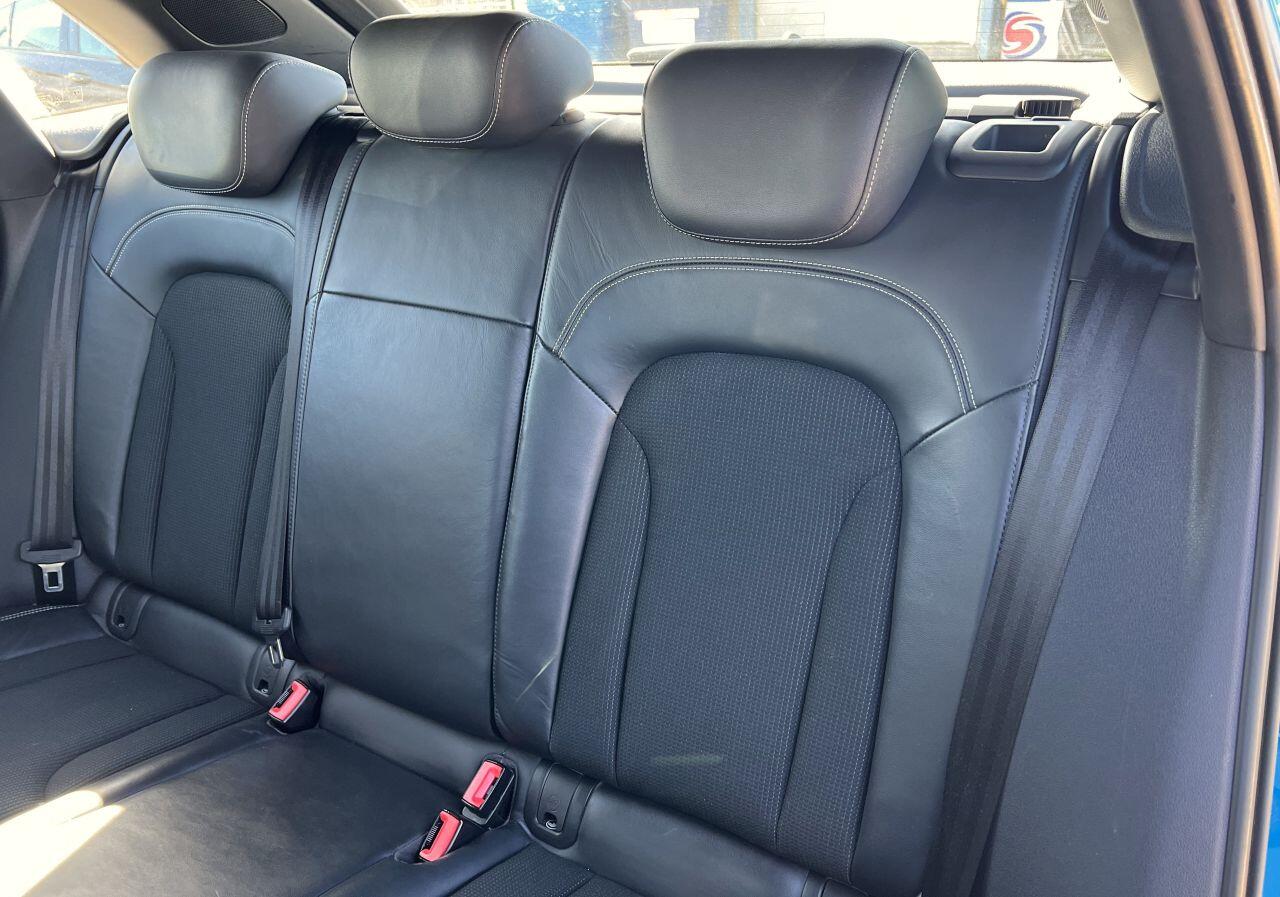 Audi Q3 view 28
