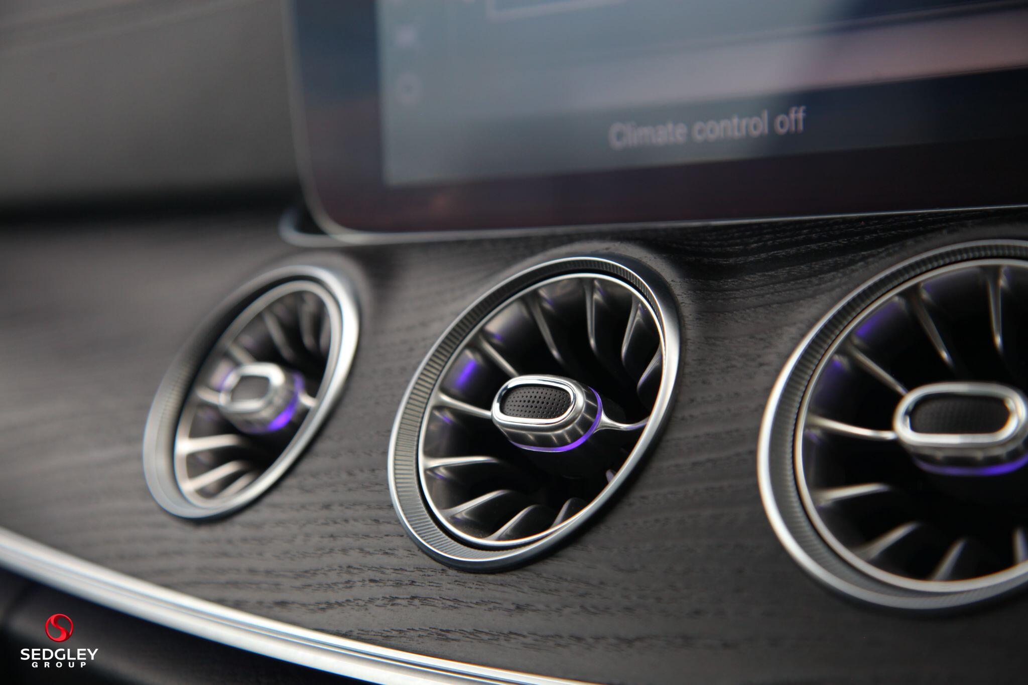 Mercedes-Benz E Class view 24
