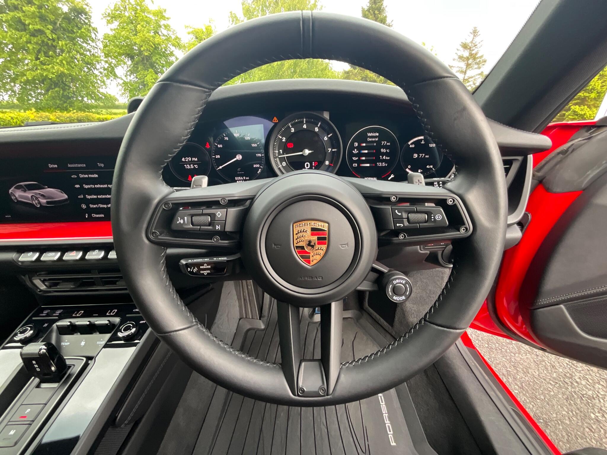 Porsche 911 view 33