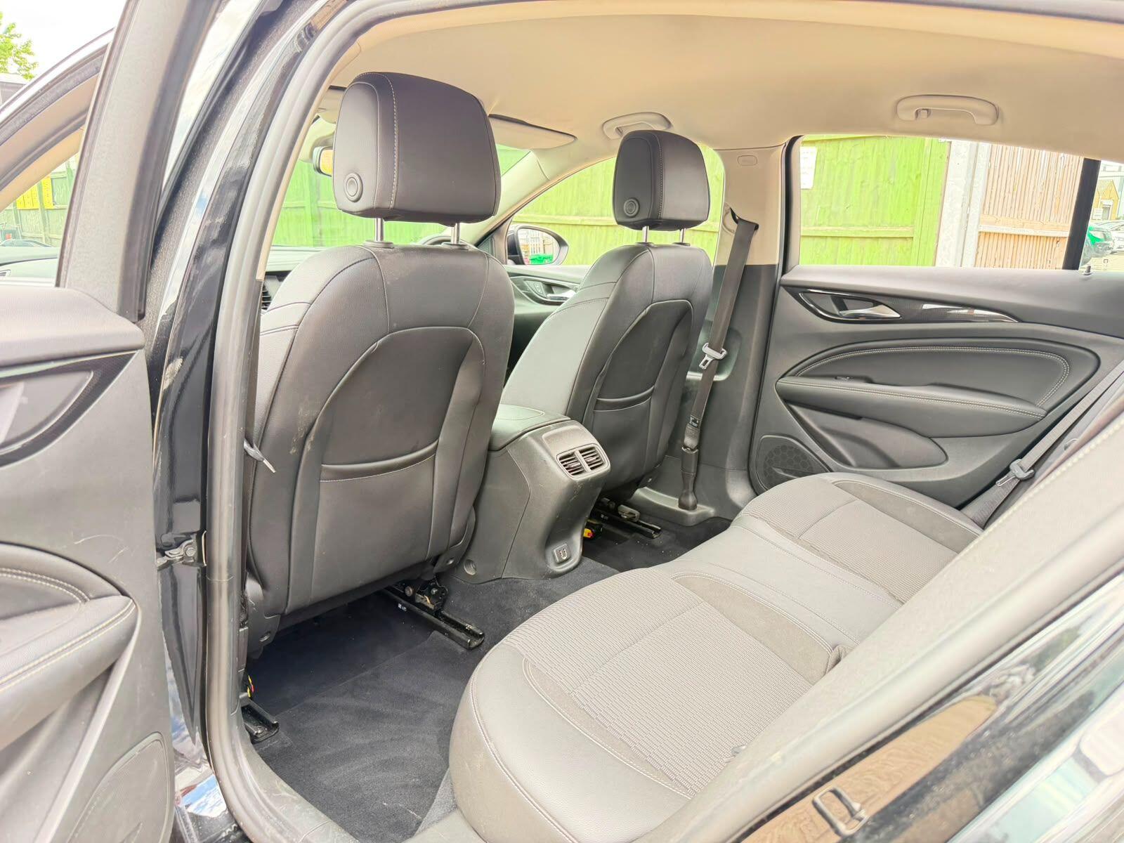 Vauxhall Insignia view 18