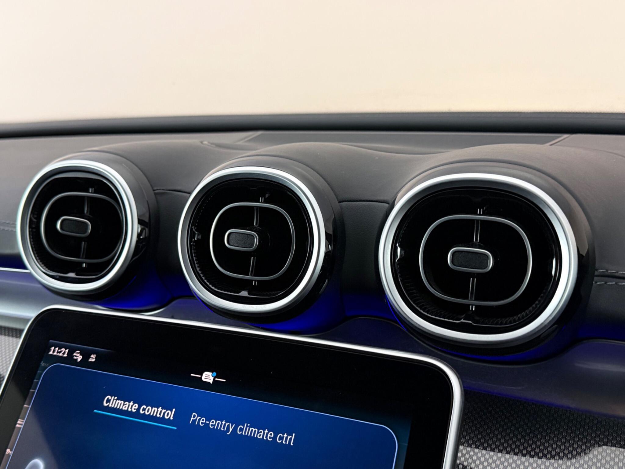 Mercedes-Benz C-Class view 42