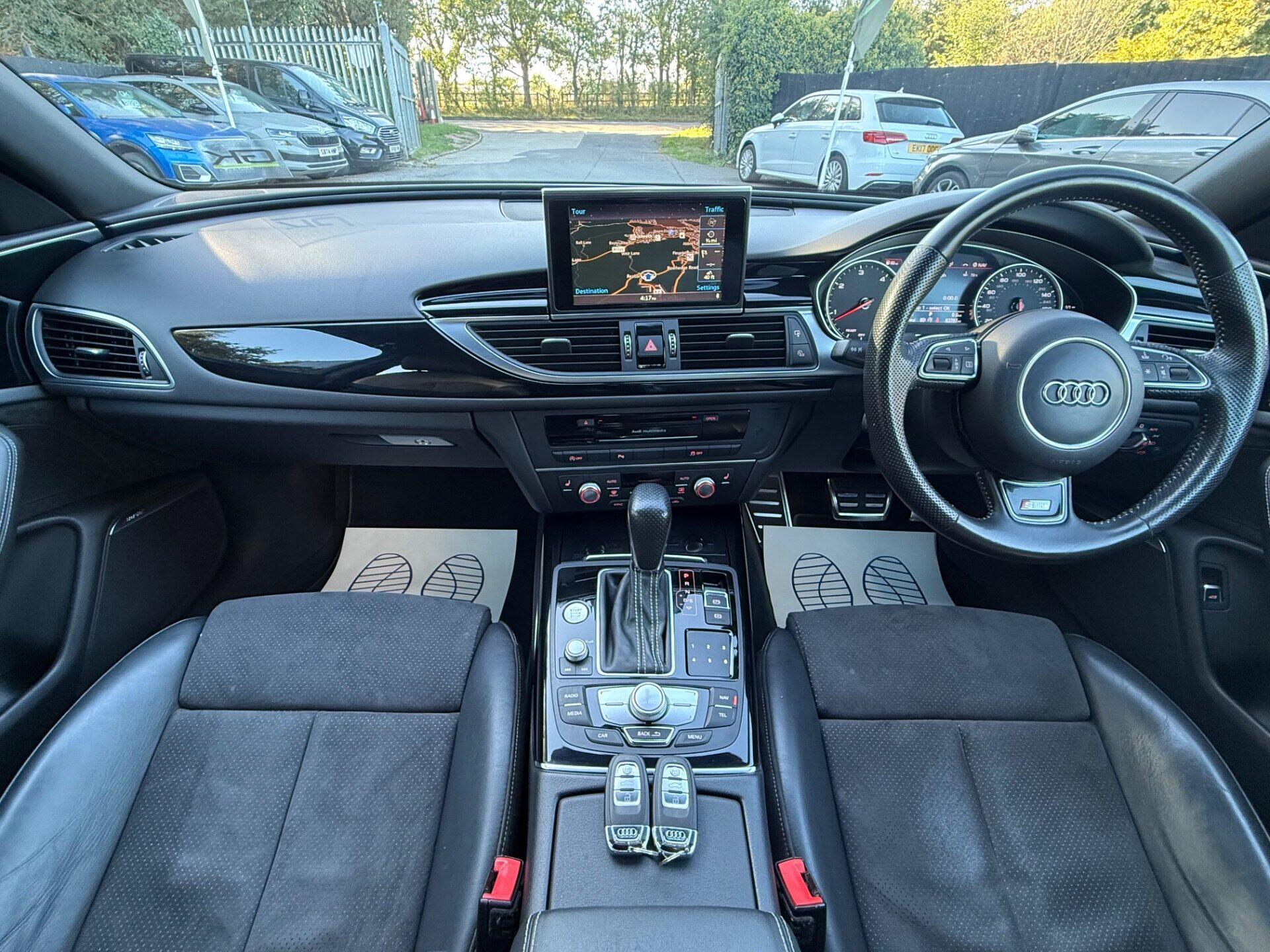 Audi A6 view 14