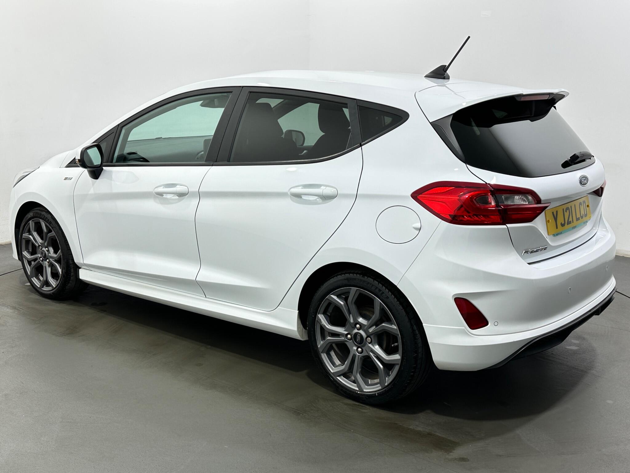 Ford Fiesta view 50