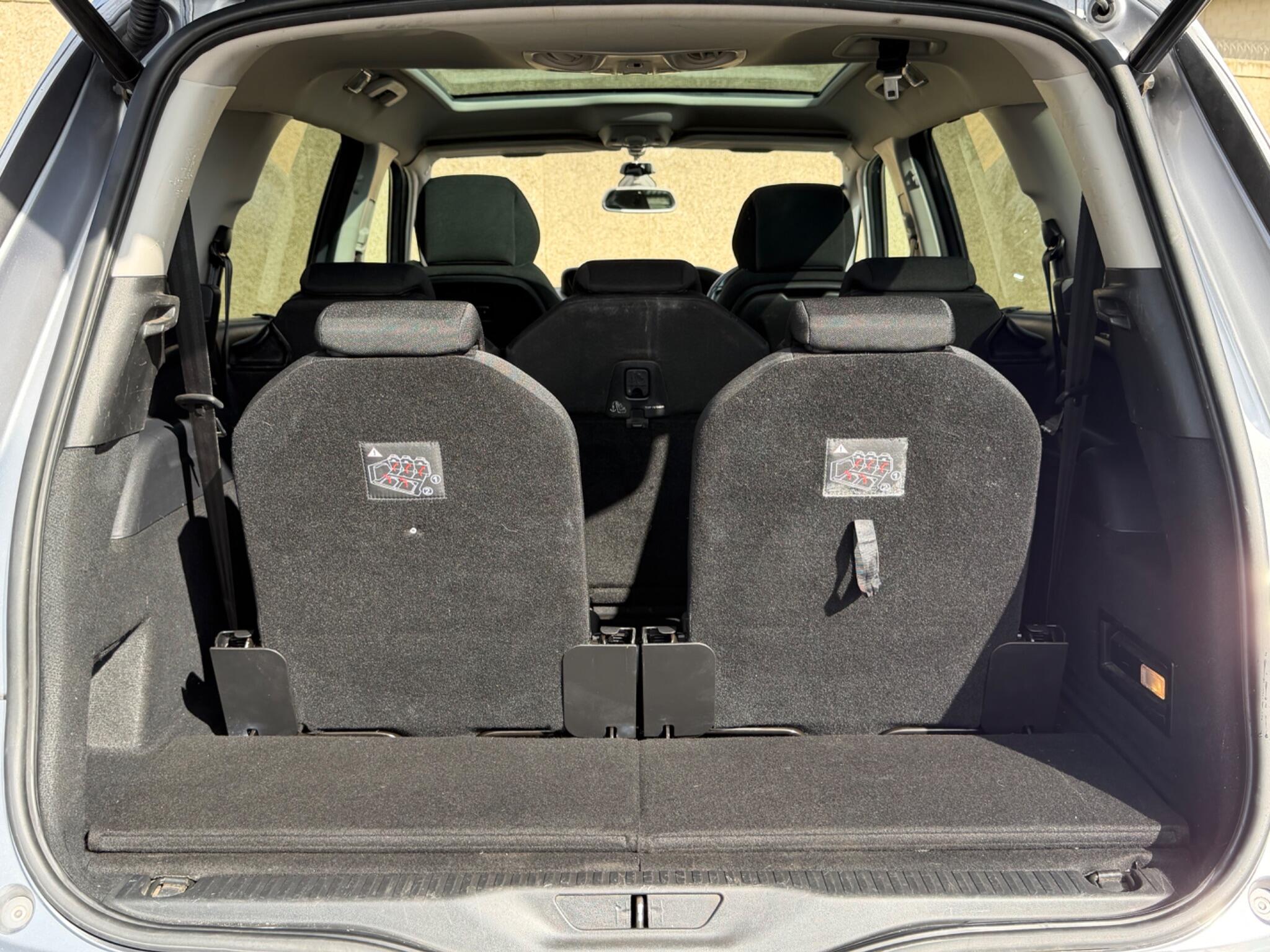 Citroen Grand C4 Picasso view 39