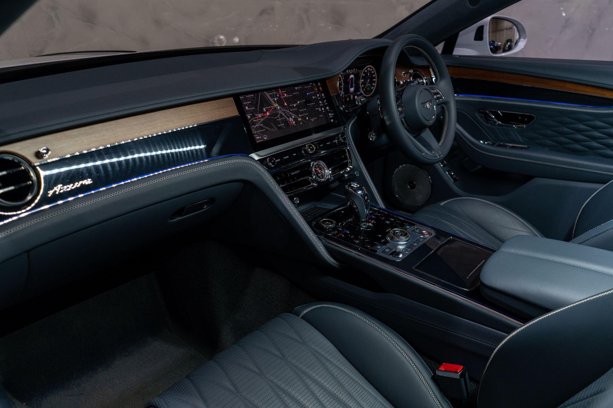 Bentley Flying Spur view 14