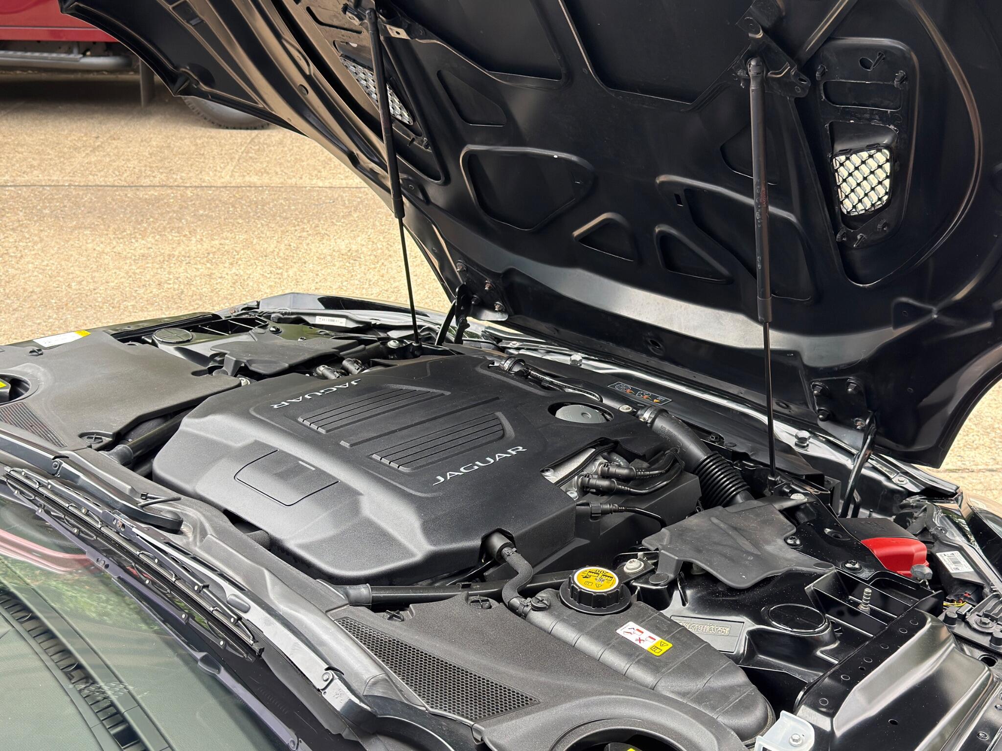 Jaguar F-Type view 9