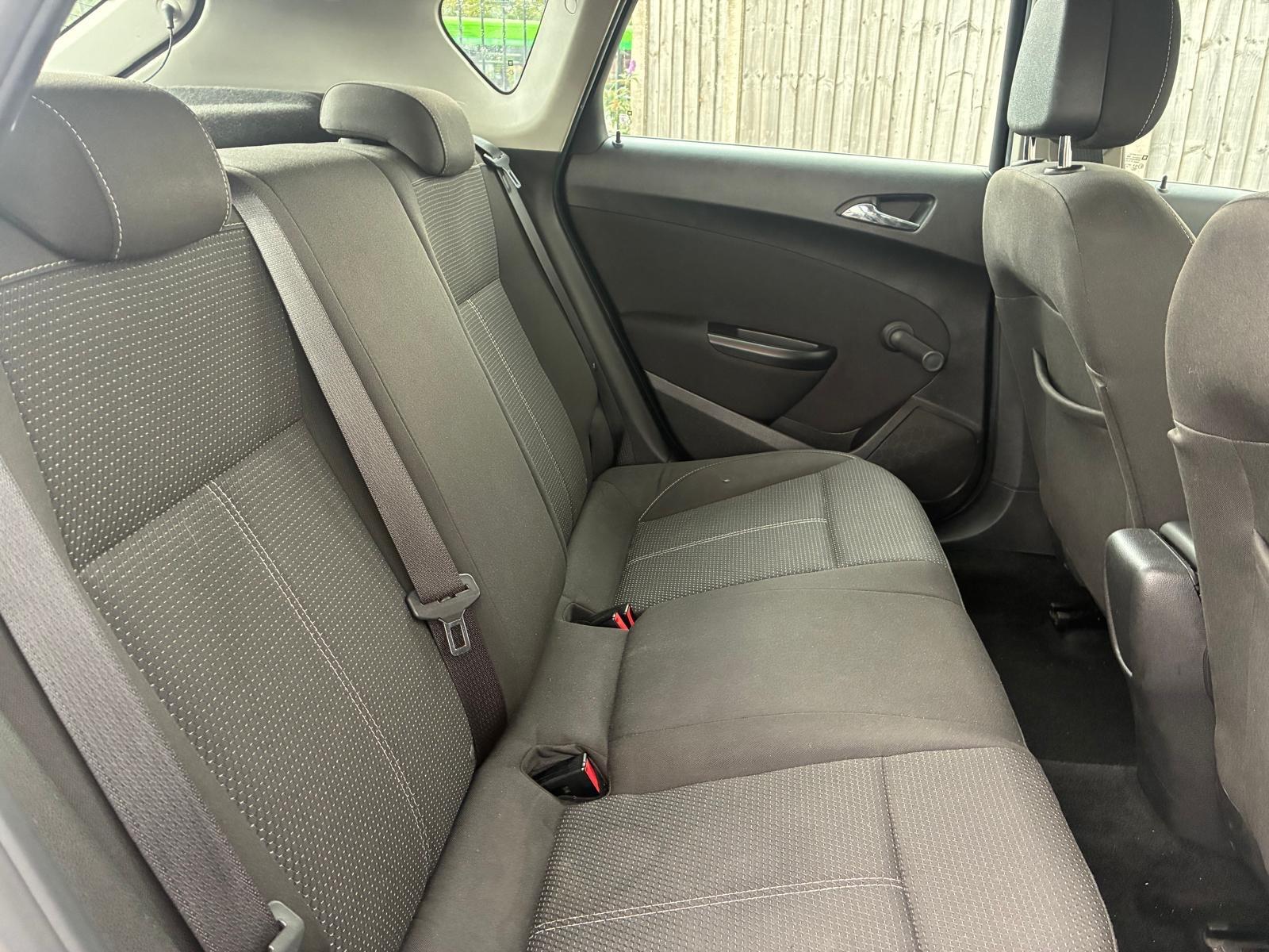 Vauxhall Astra view 14