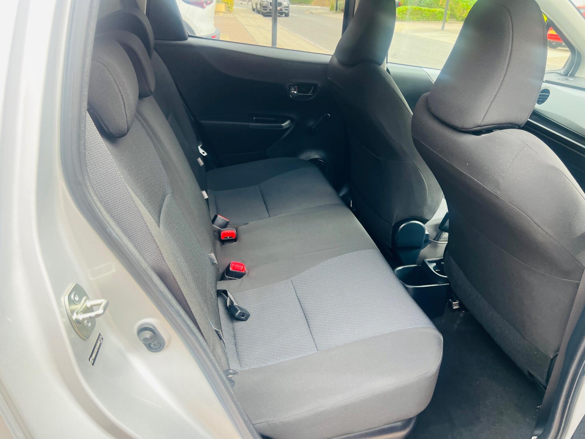 Toyota Yaris view 38