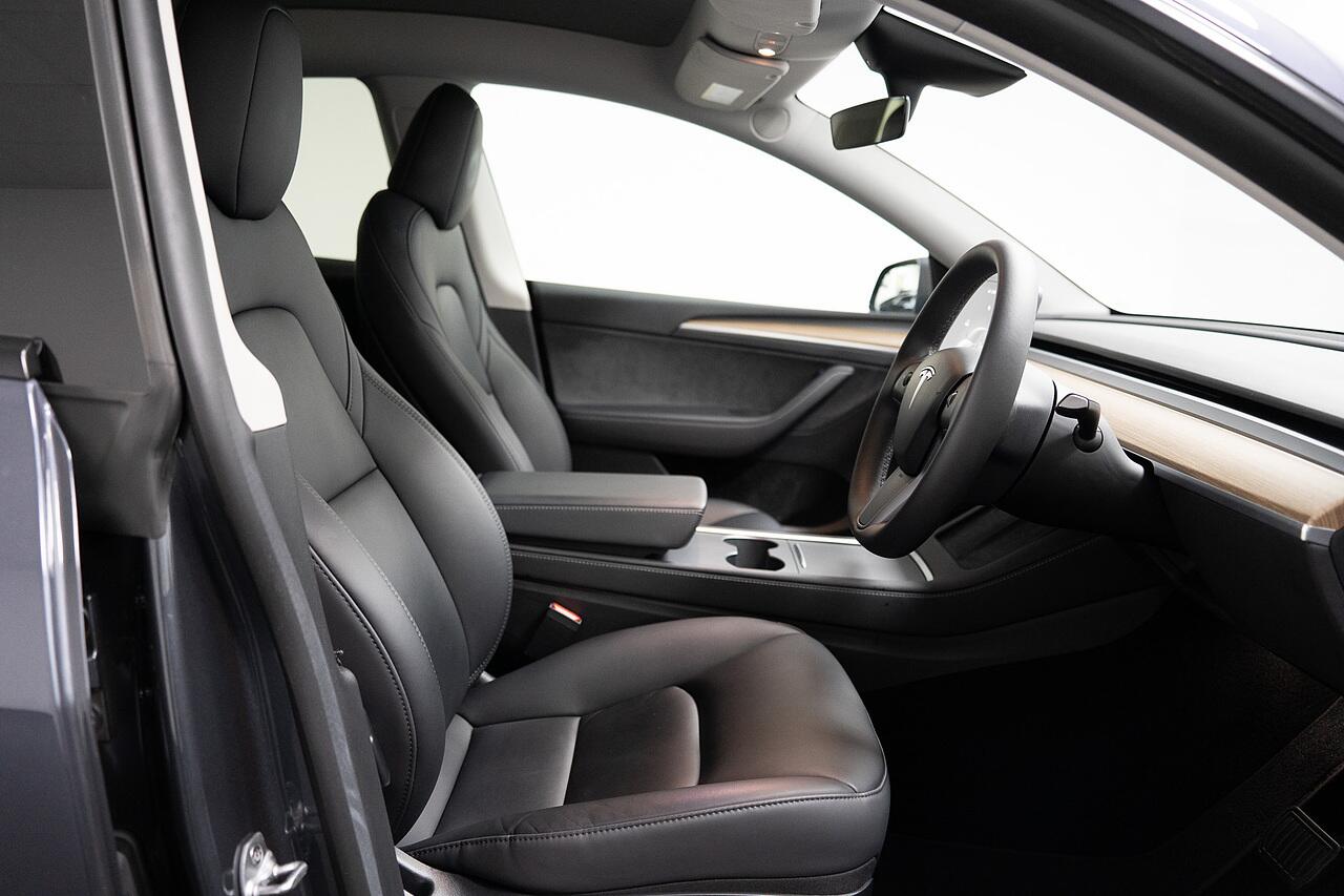 Tesla Model Y view 3