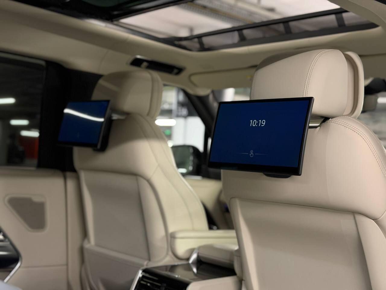 Land Rover Range Rover view 16